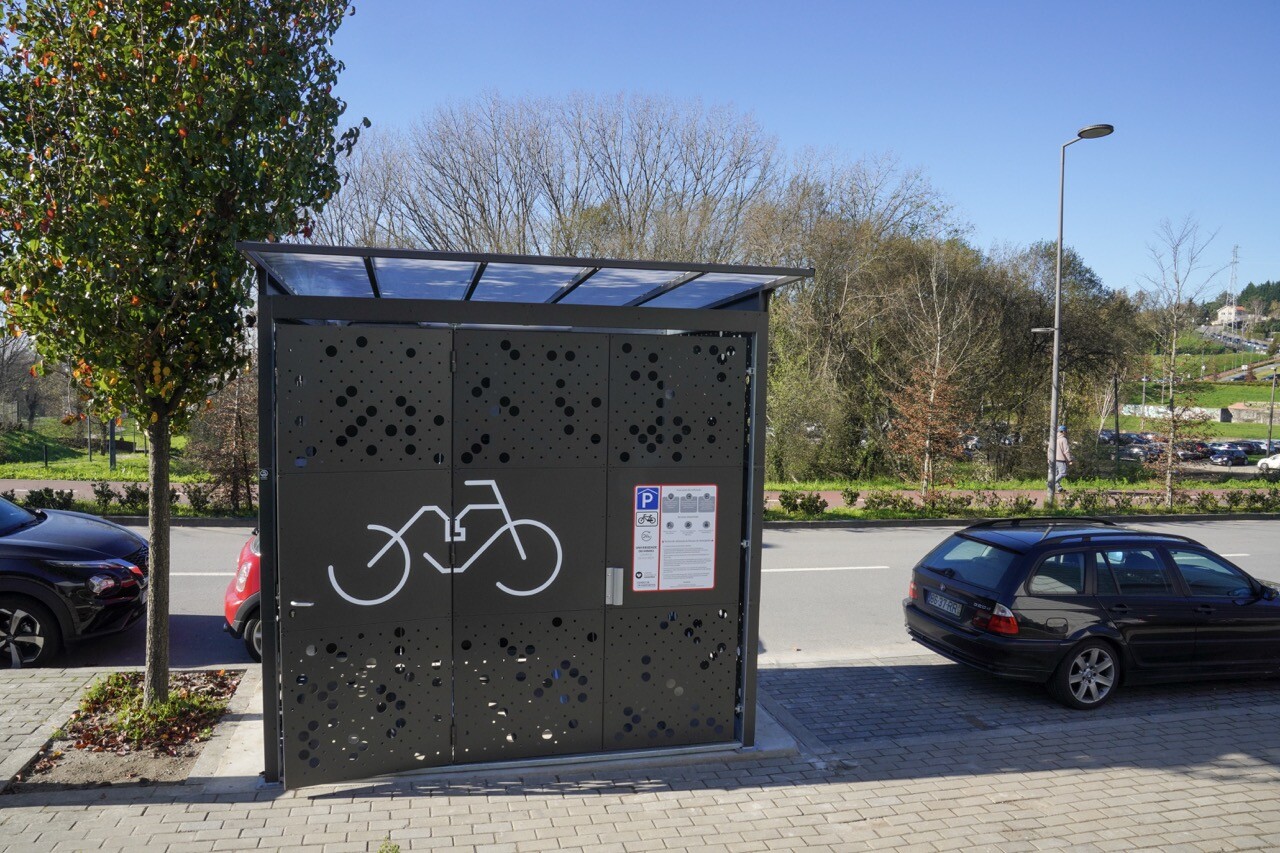 Guimarães reforça mobilidade sustentável com instalação de novas Bicibox