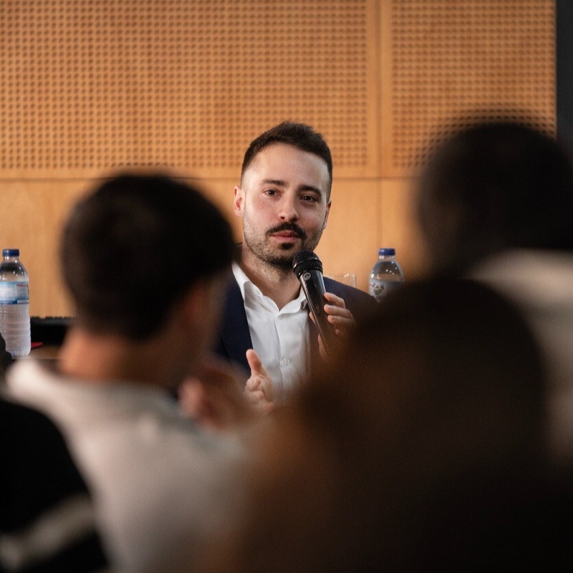 Cinco fóruns e um concurso de ideias colocaram um milhar de jovens a pensar e debater políticas ...