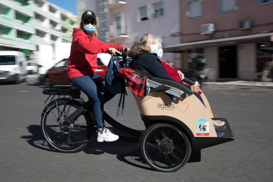 “Pedalar Sem Idade” promove ação no Largo do Toural com passeios gratuitos