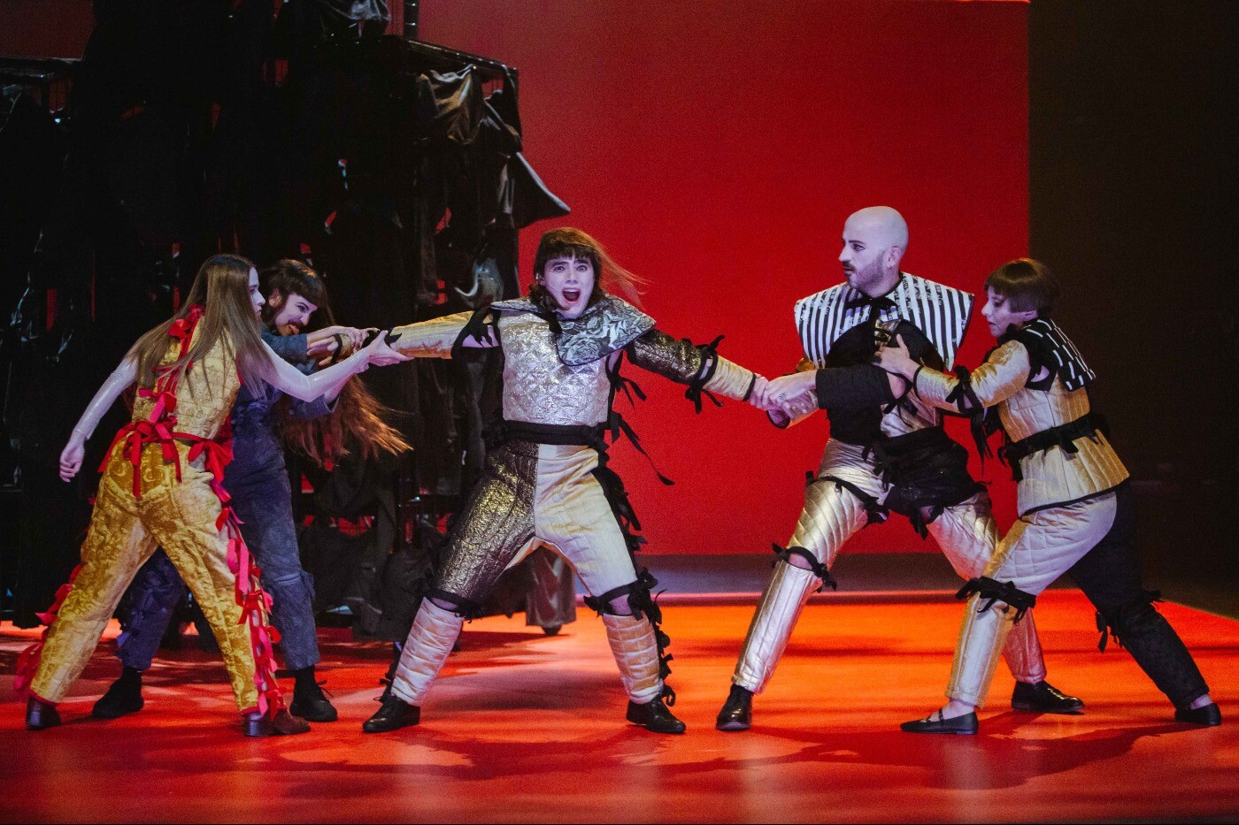 Festivais Gil Vicente projetam o amanhã e fazem o teatro respirar como nunca, de 5 a 14 de junho...