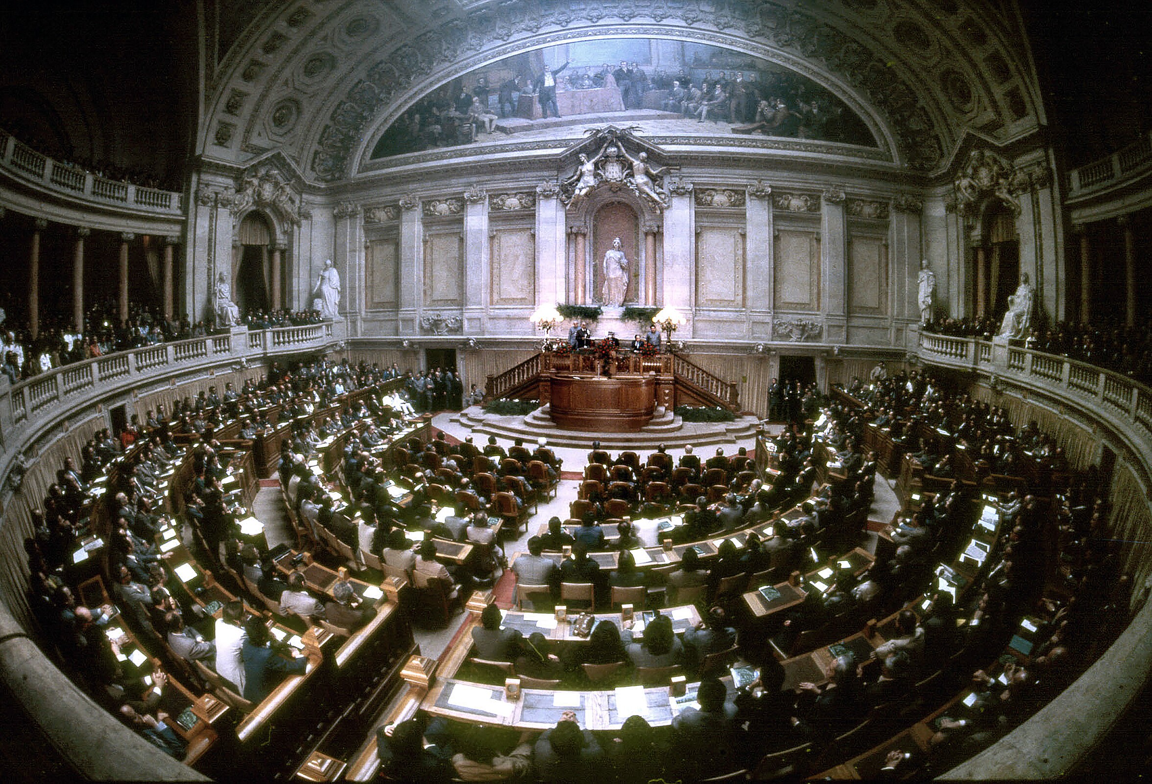 Guimarães recebe homenagem aos candidatos e constituintes eleitos pelo círculo de Braga em 1975
