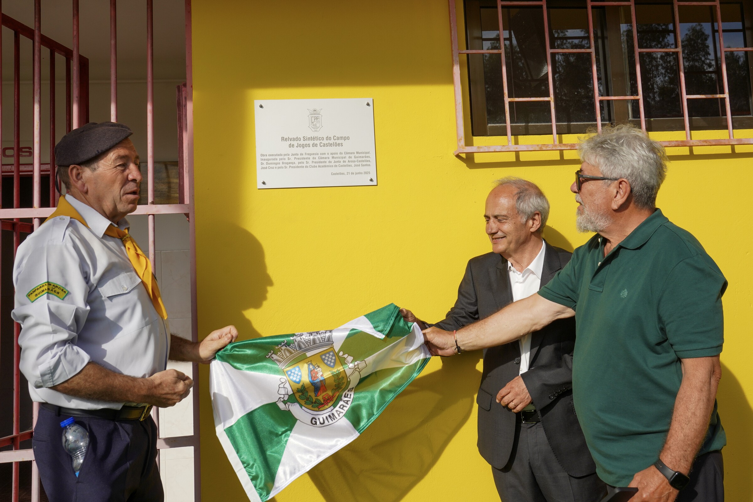 Castelões inaugura novo campo de futebol em relvado sintético