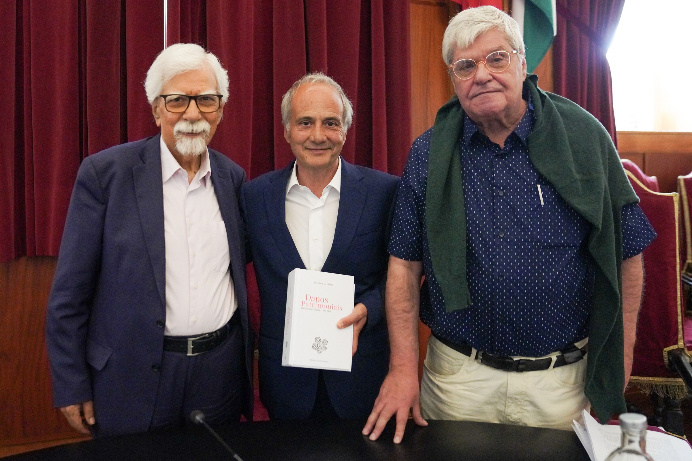 Amadeu Baptista recebeu Grande Prémio de Poesia Gil Vicente em cerimónia no Salão Nobre da Câmar...