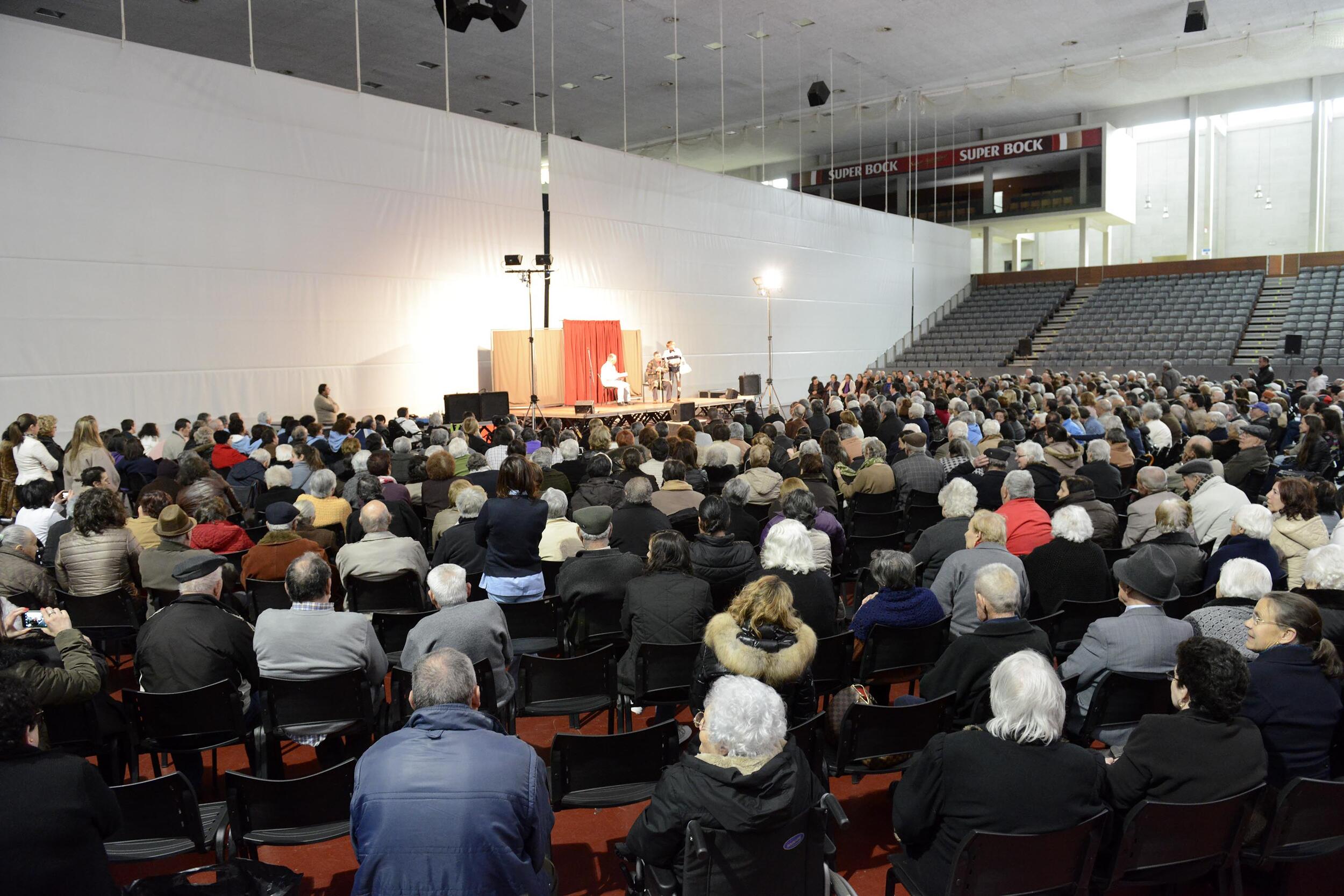 Dia Mundial do Teatro celebrado em Guimarães por 700 idosos