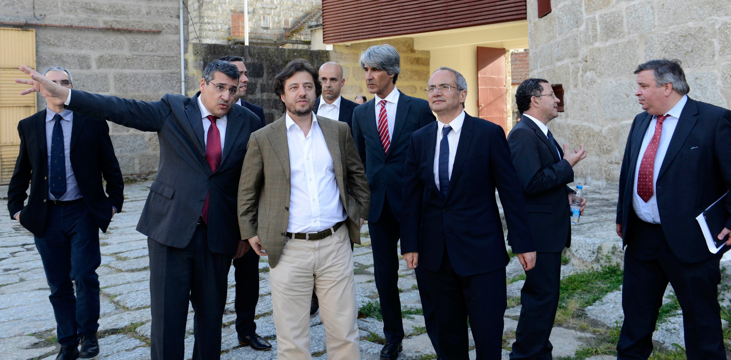 Ministro Poiares Maduro visitou instalações da futura Universidade das Nações Unidas em Guimarães