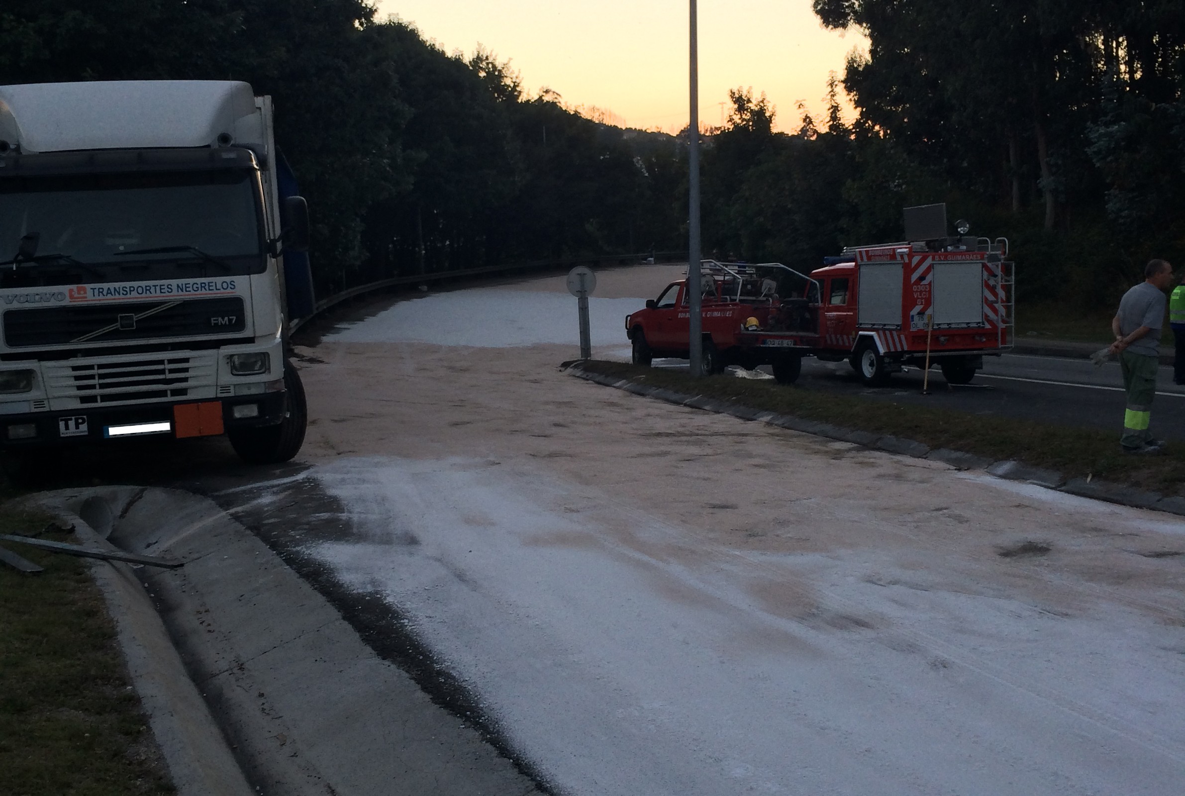 Estrada Nacional 101 encerrada ao trânsito em Fermentões por tempo indeterminado