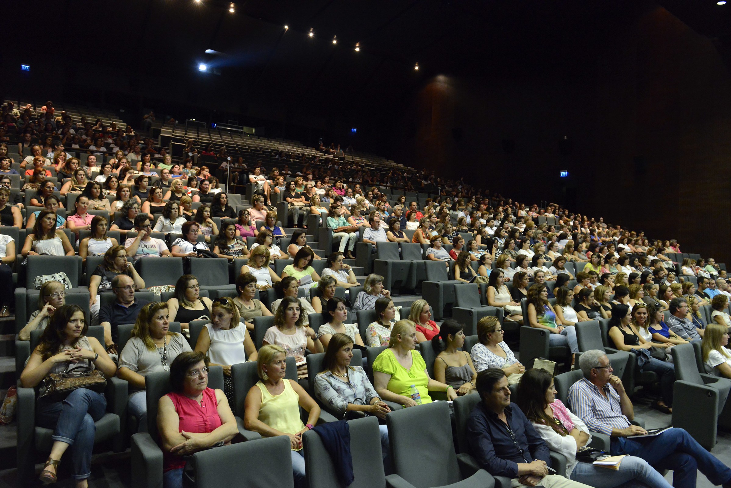 Câmara de Guimarães realizou formação para funcionários de escolas antes do início do ano letivo