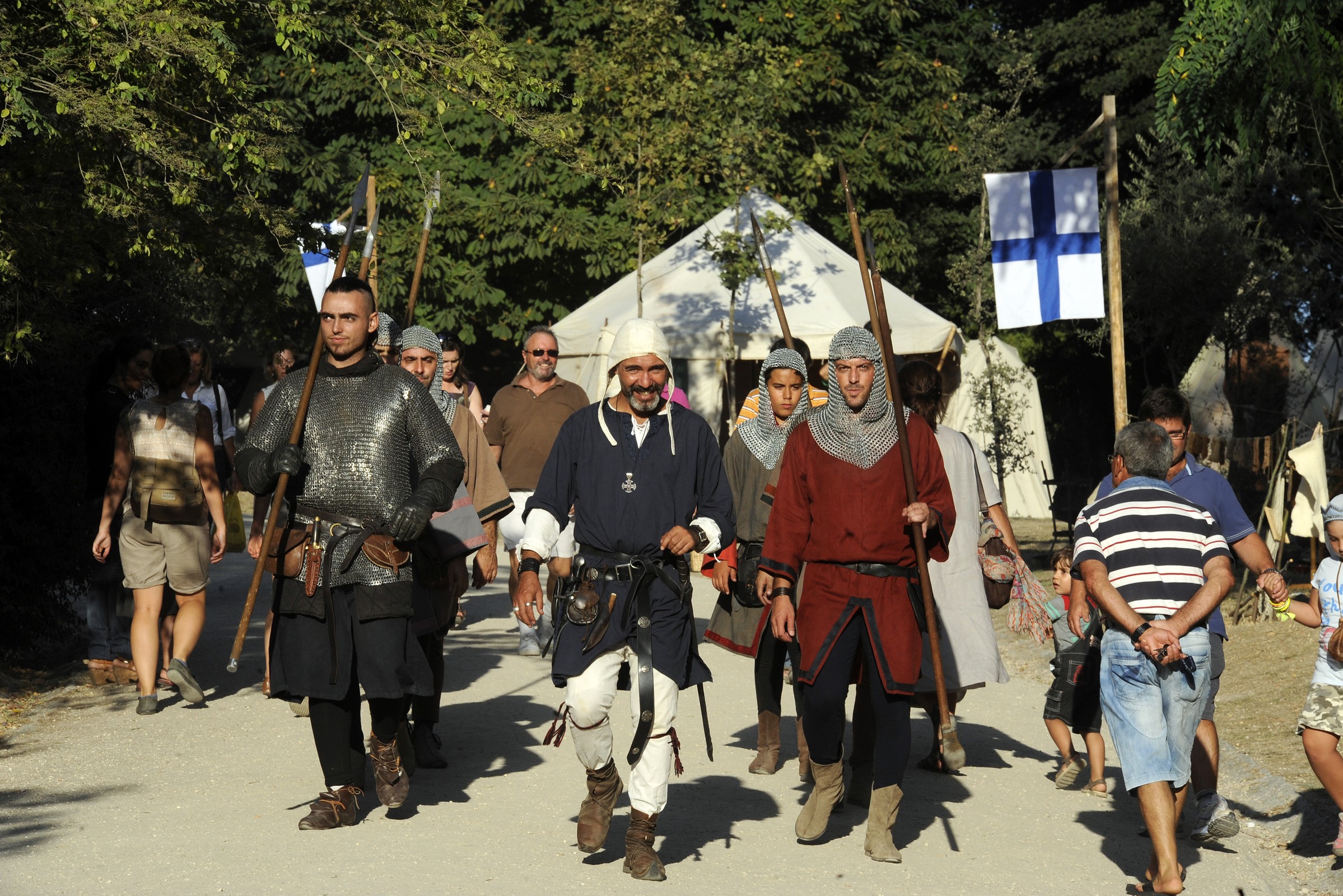 FEIRA AFONSINA 2014 | Imagens do ensaio geral do “Cerco a Guimarães” junto ao Castelo
