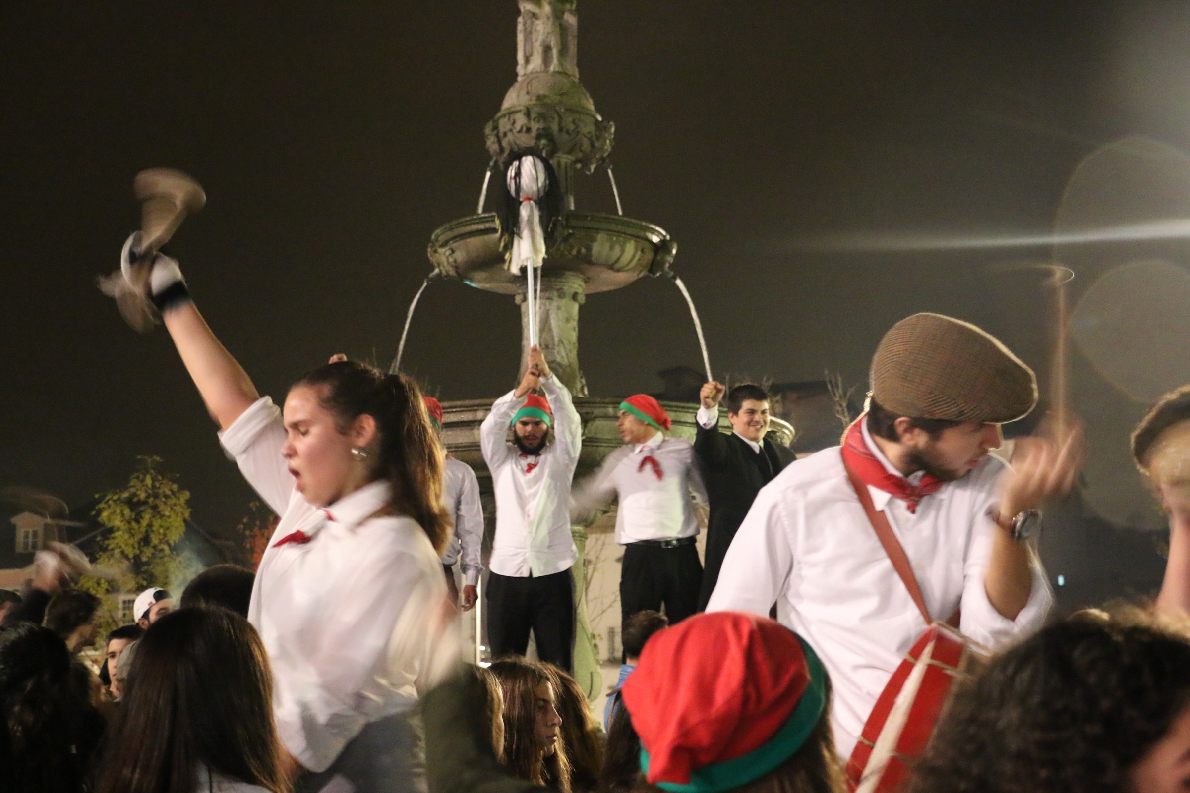 Cortejo do Pinheiro abre este sábado à noite Festas Nicolinas 2014