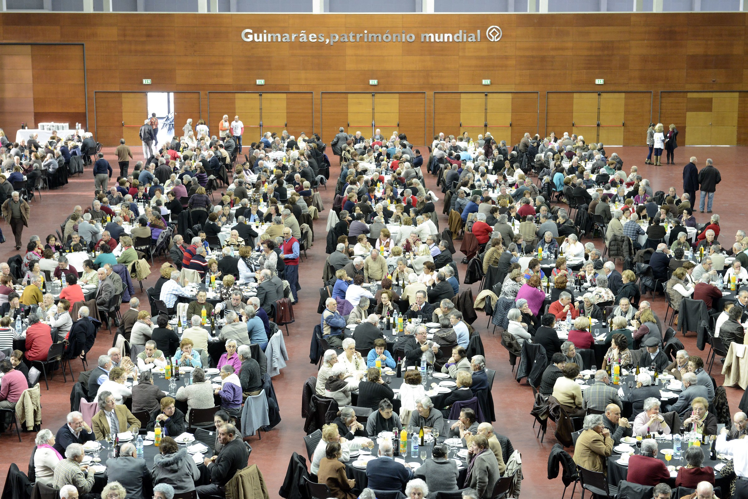 Mais de um milhar e meio de pessoas no Almoço de Reis 2015 em Guimarães