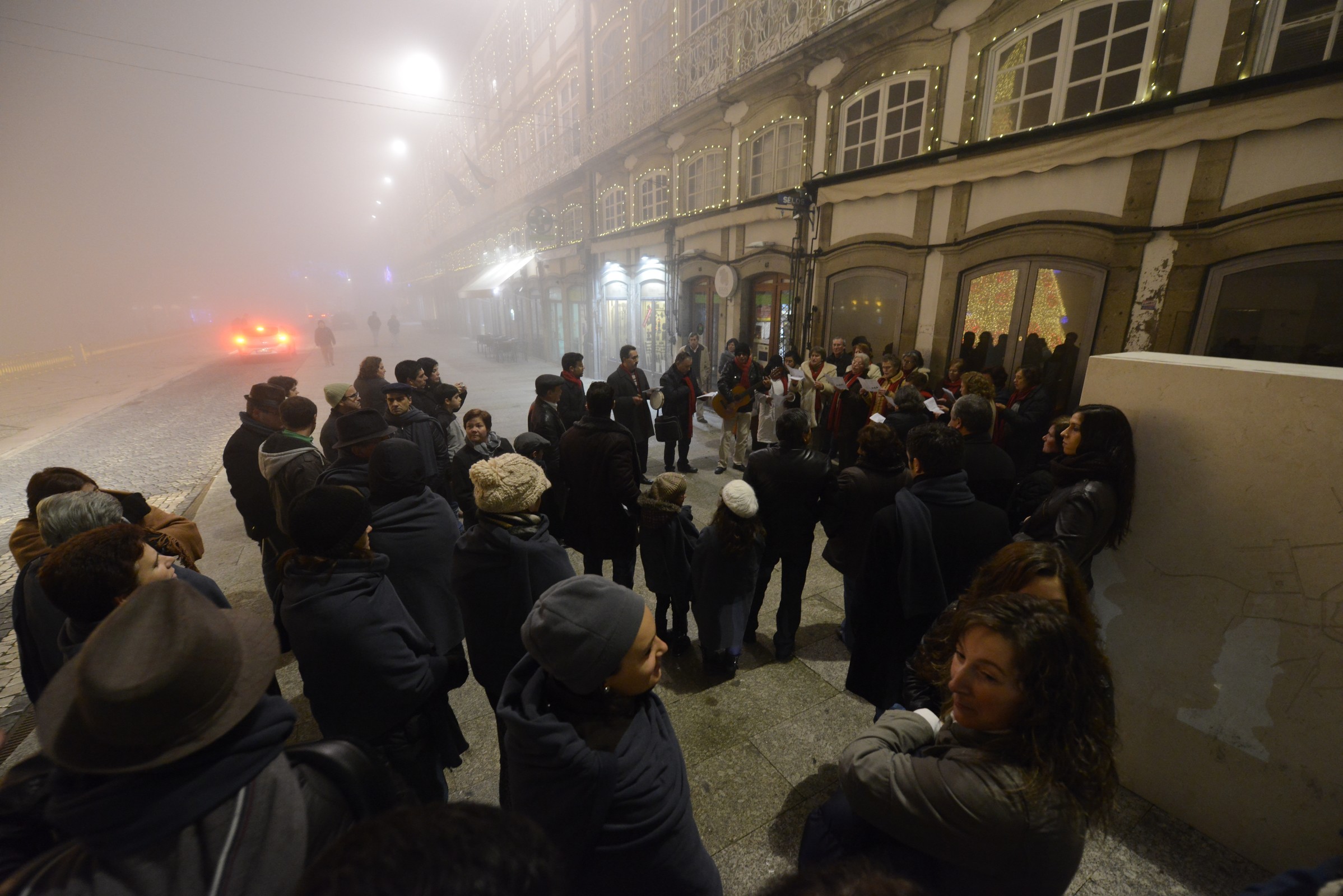 Locais e horários das Reisadas 2015 até às atuações no Largo da Oliveira