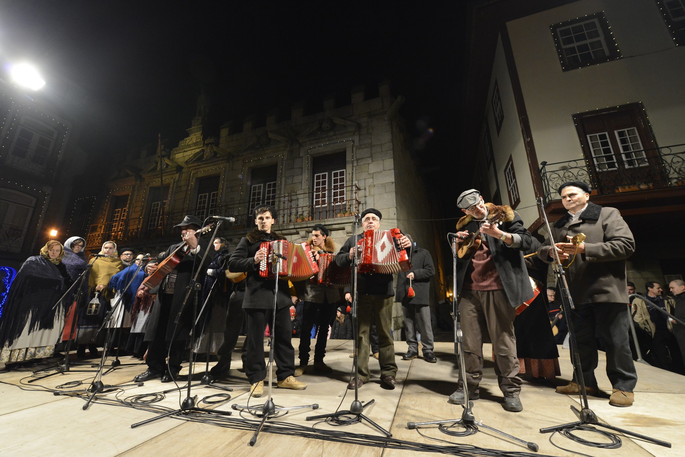 Reisadas 2015 percorreram cinco “Portas da Villa” até ao Centro Histórico de Guimarães