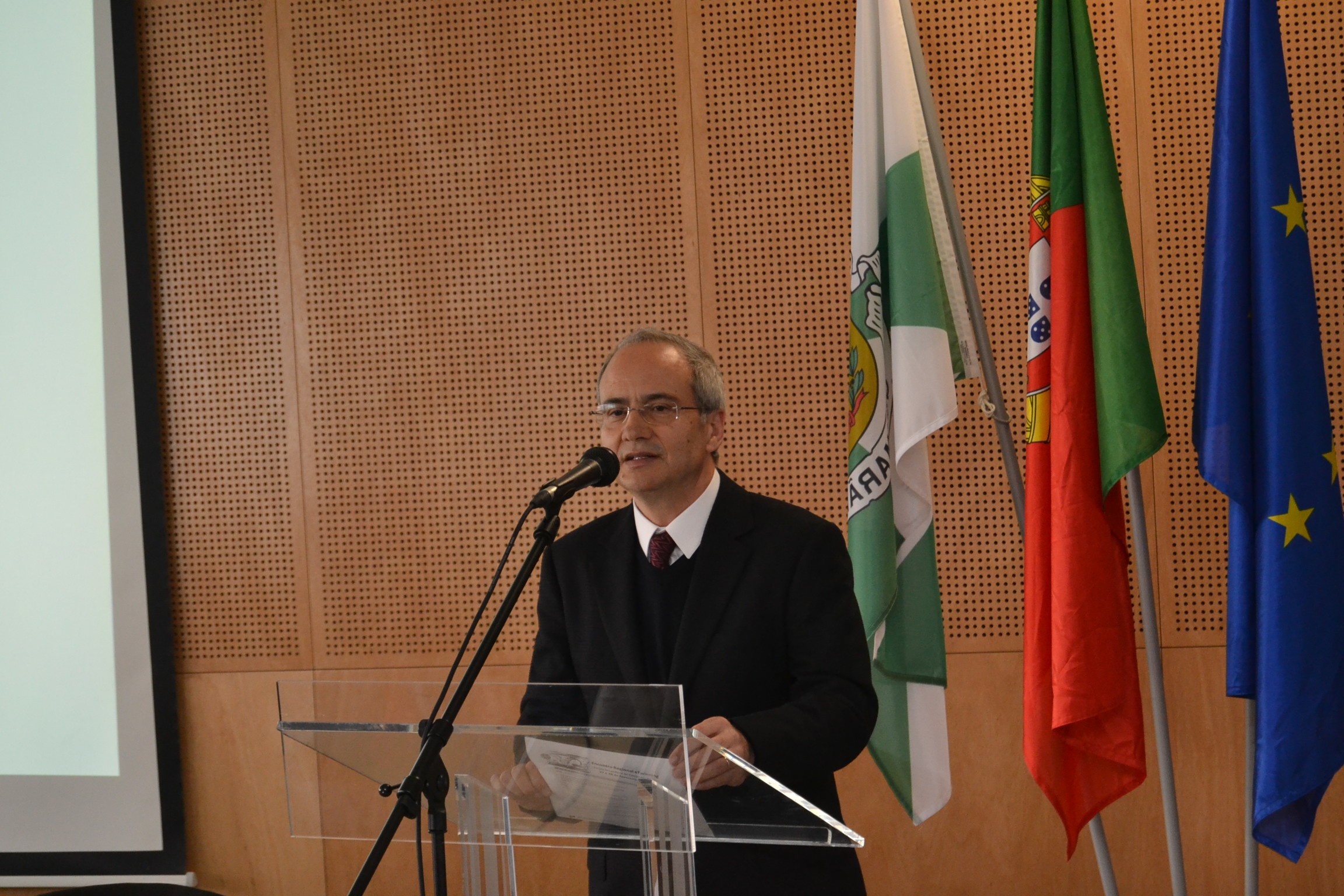Câmara de Guimarães vai atribuir bolsas de investigação a alunos na área da educação ambiental