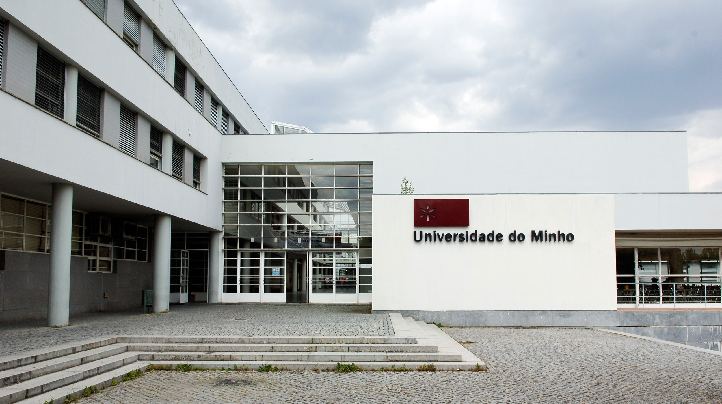 UMinho no 64º lugar sobe 11 posições no ranking das melhores e mais jovens universidades do Mundo