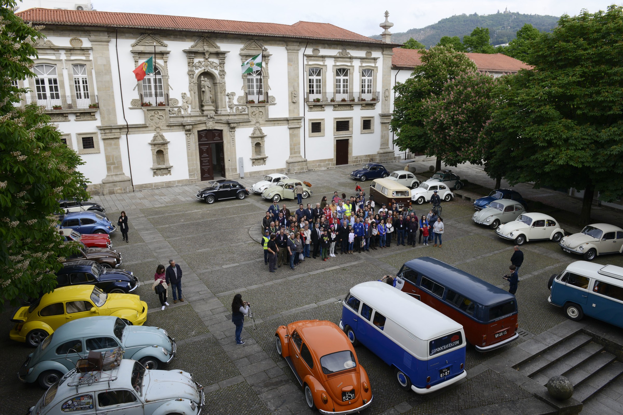 Ruas de Guimarães receberam encontro de carochas organizado pela vila de Ponte