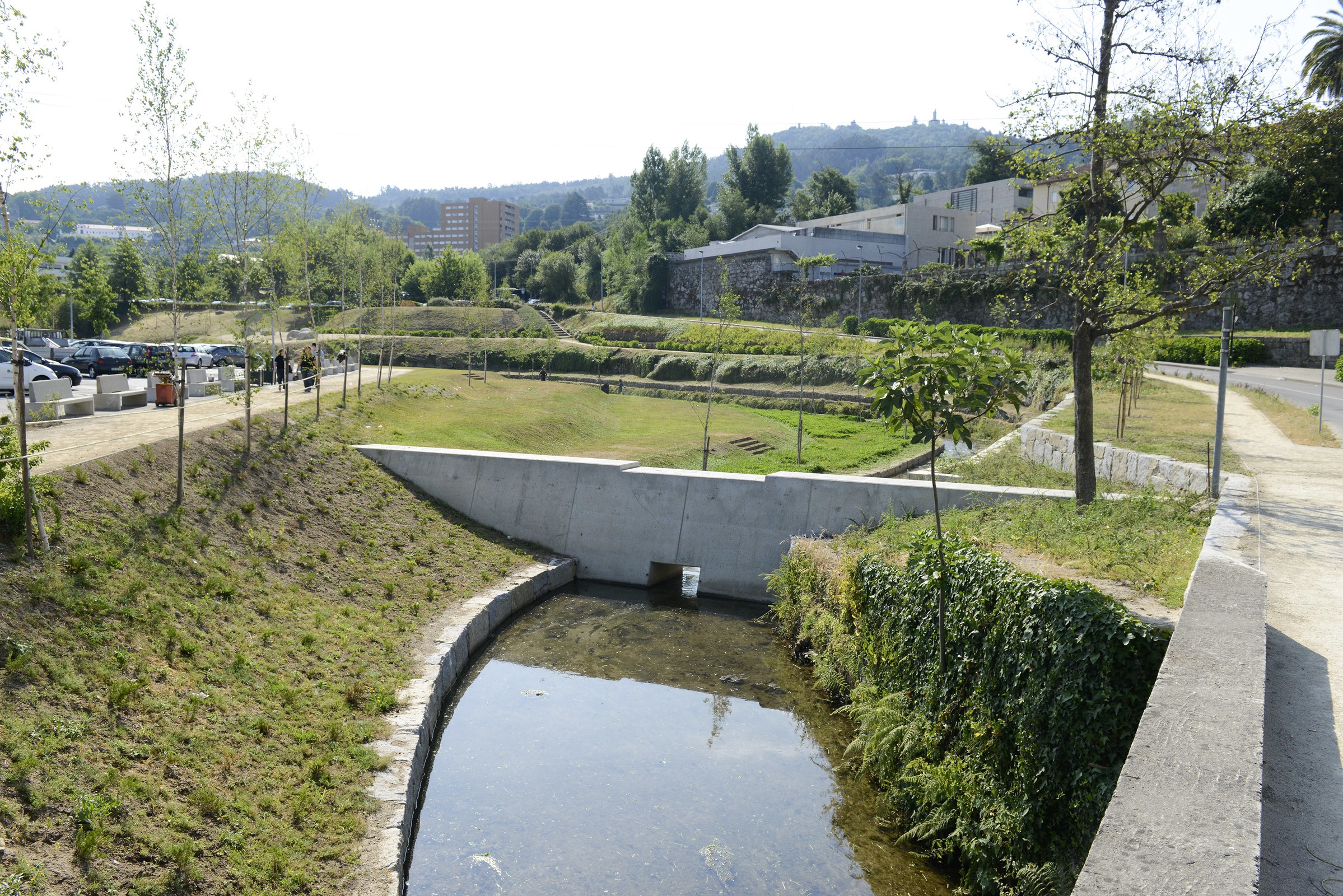 Câmara de Guimarães inaugura bacias de retenção no Parque das Hortas e apresenta 2ª fase de obras