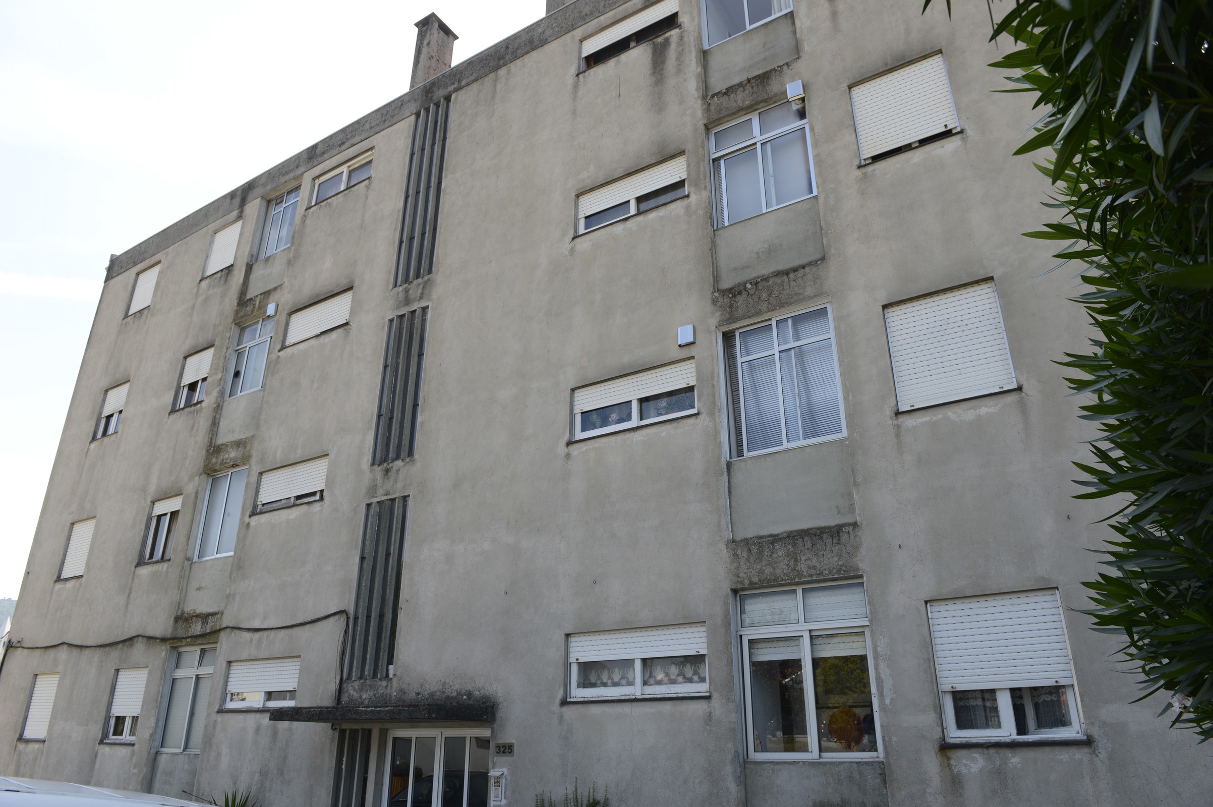 Câmara de Guimarães instala energia renovável na reabilitação de prédio social de Urgezes