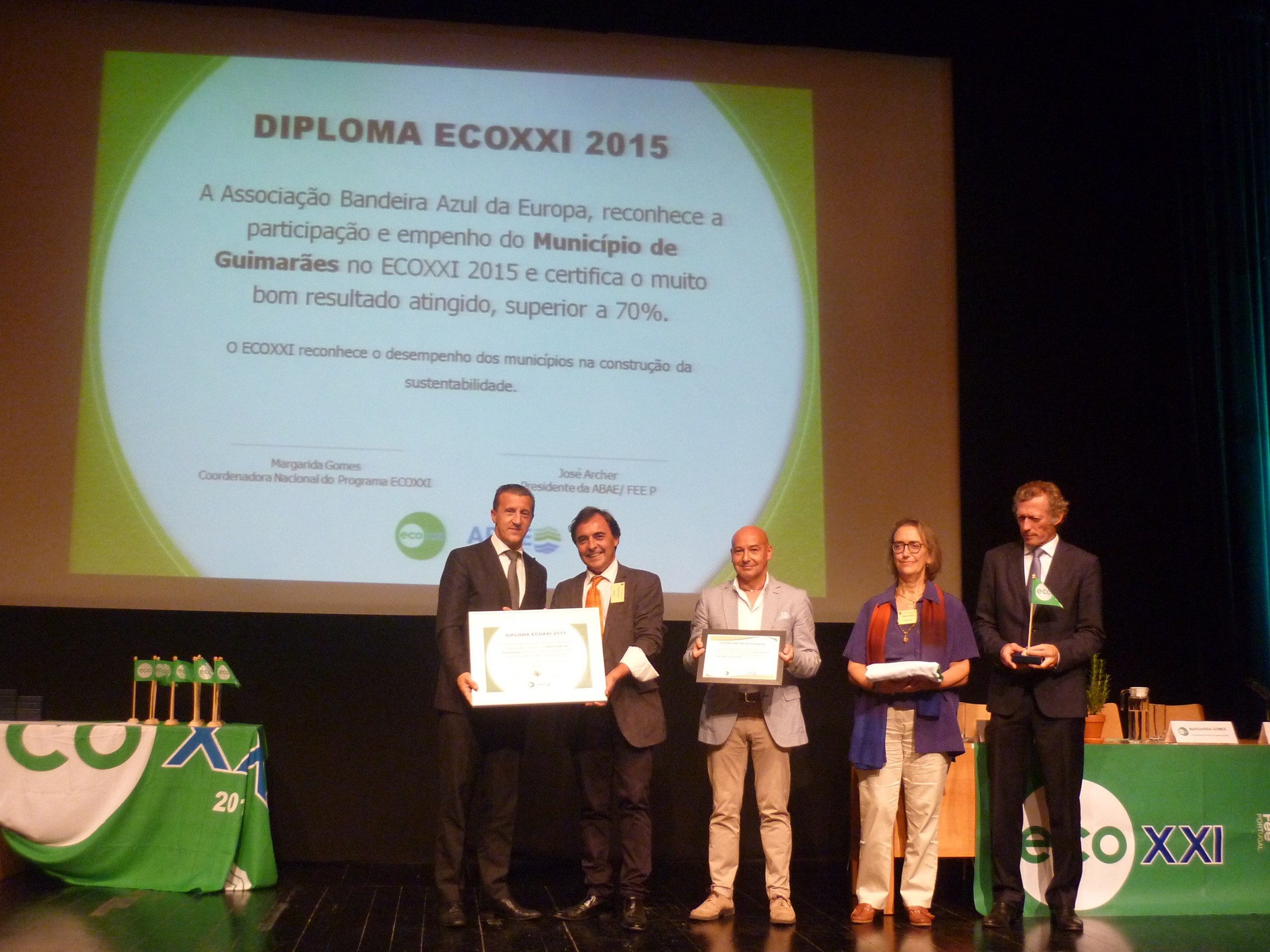 Câmara de Guimarães premiada com Bandeira Verde “Município ECOXXI 2015”