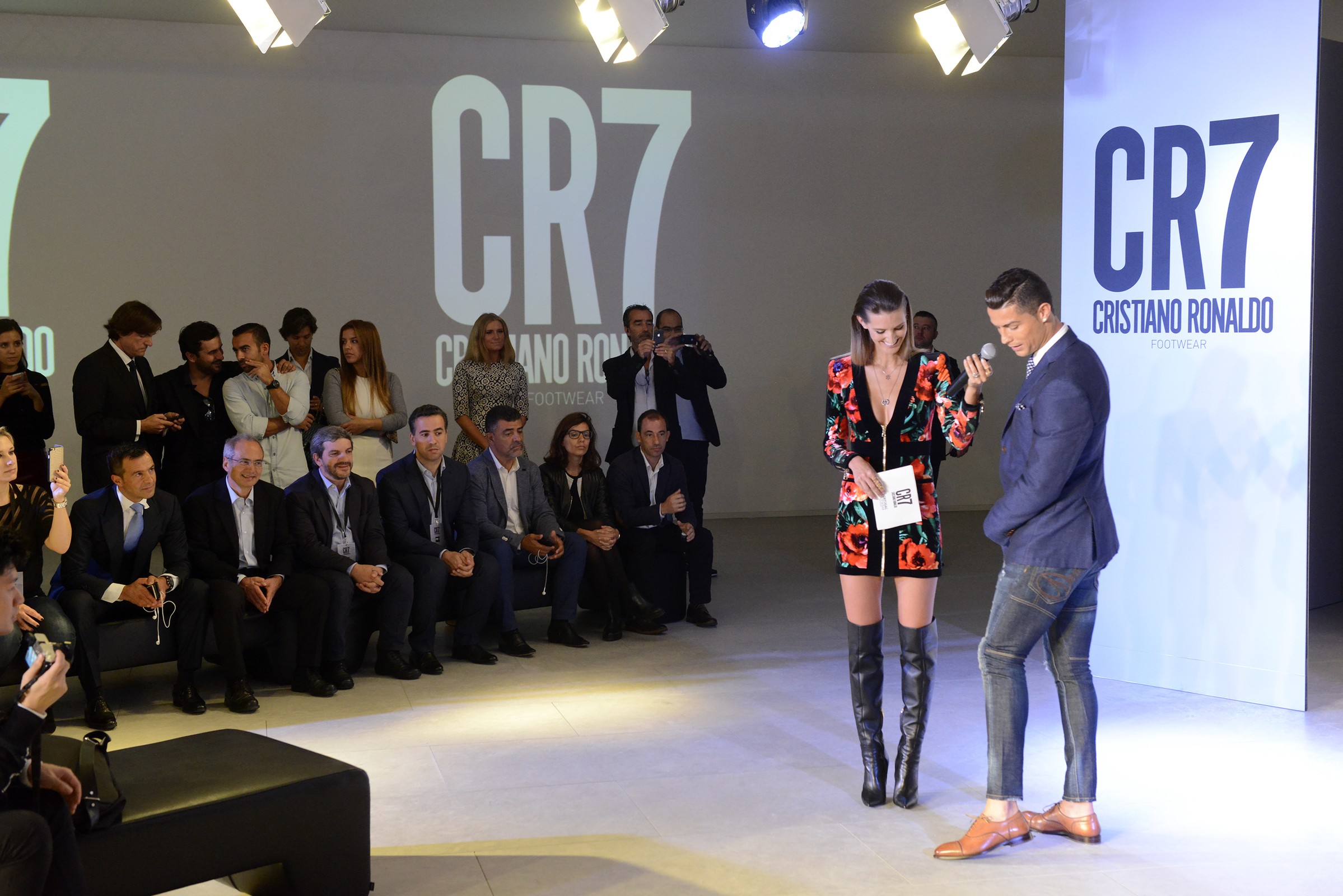 Cristiano Ronaldo em Guimarães apresentou coleção de calçado na Plataforma das Artes