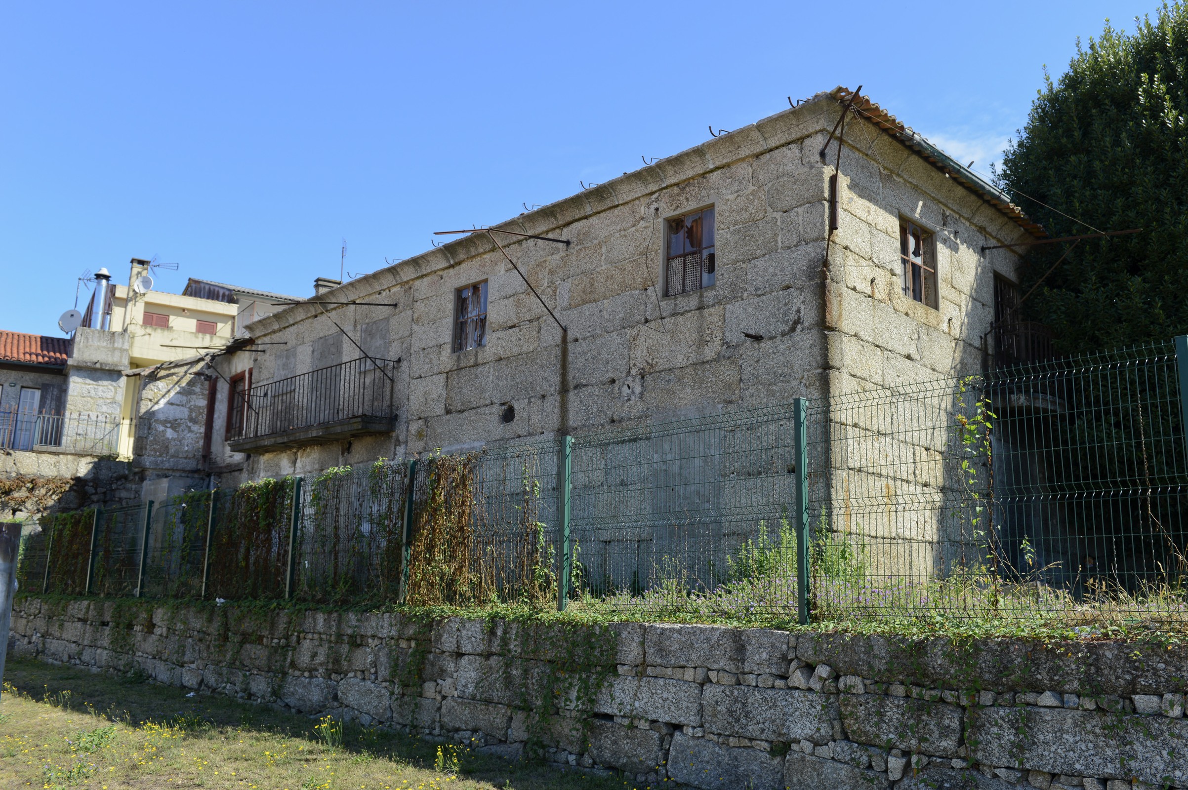Câmara de Guimarães iniciou obras para instalar Cantina Económica em edifício junto ao mercado