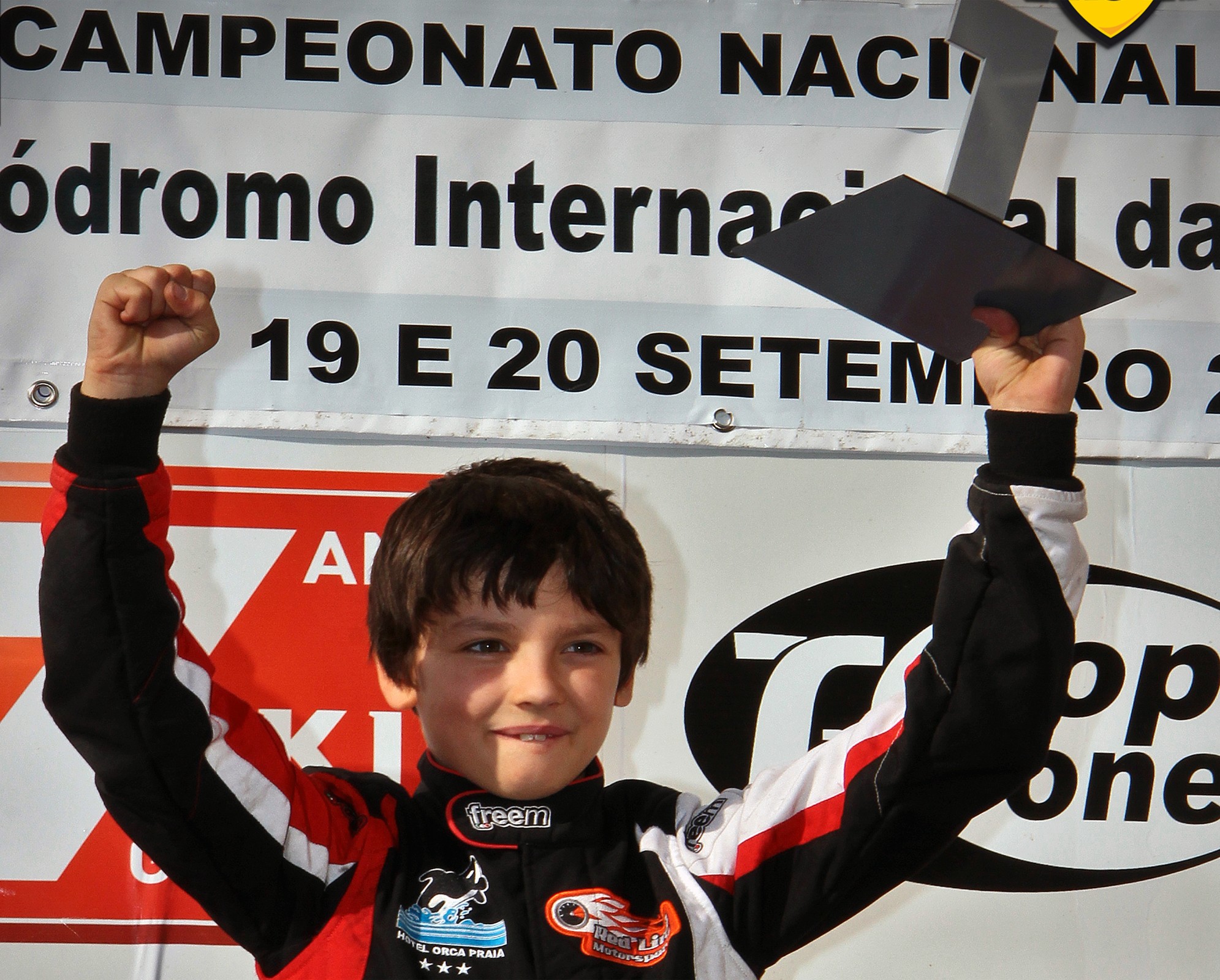 Câmara de Guimarães atribui voto de louvor a talentoso piloto de karting de… 9 anos