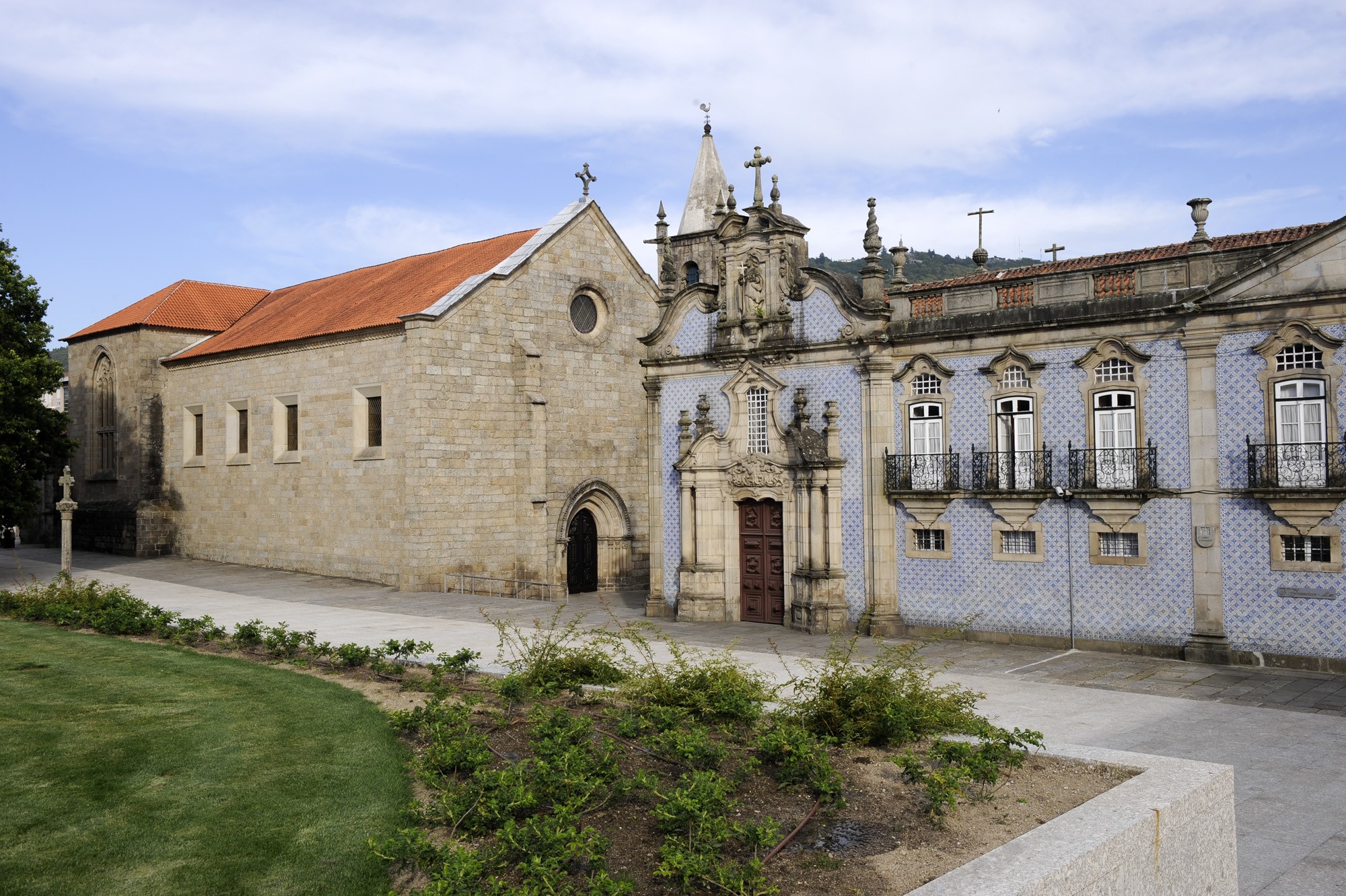 Orquestra do Norte e pianista Jania Aubakirova em concerto na Igreja de São Francisco