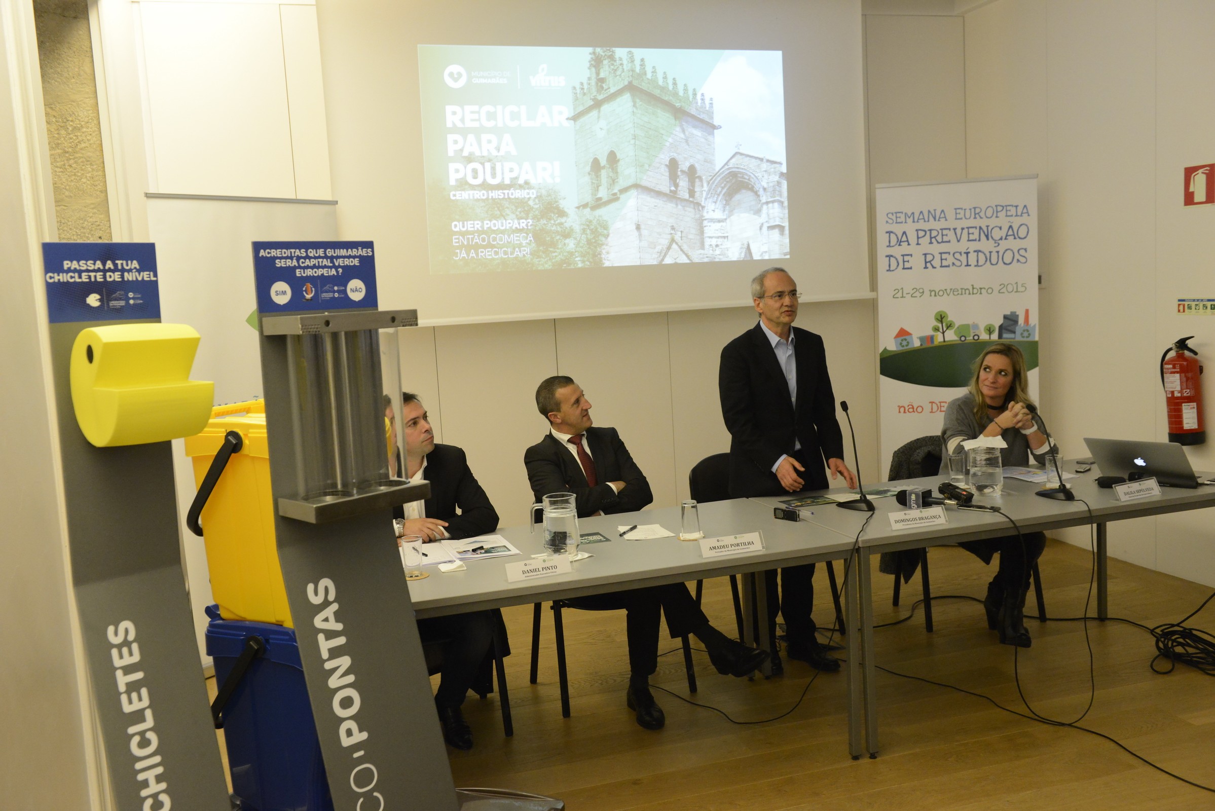Guimarães instala Papa-Chicletes e EcoPontas para eliminar resíduos do chão