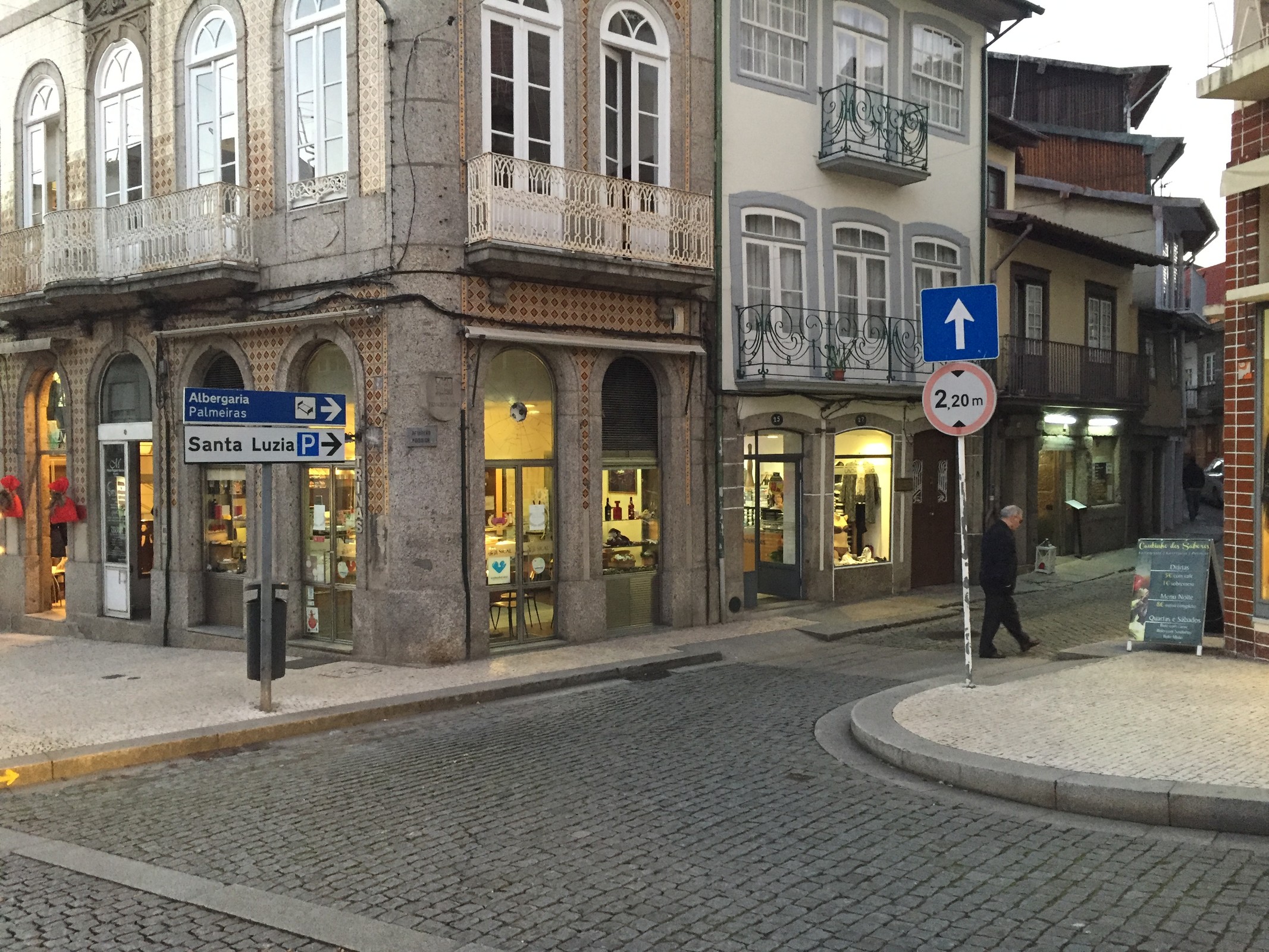 Trânsito interrompido na Rua Francisco Agra entre as 13 horas de segunda e terça-feira