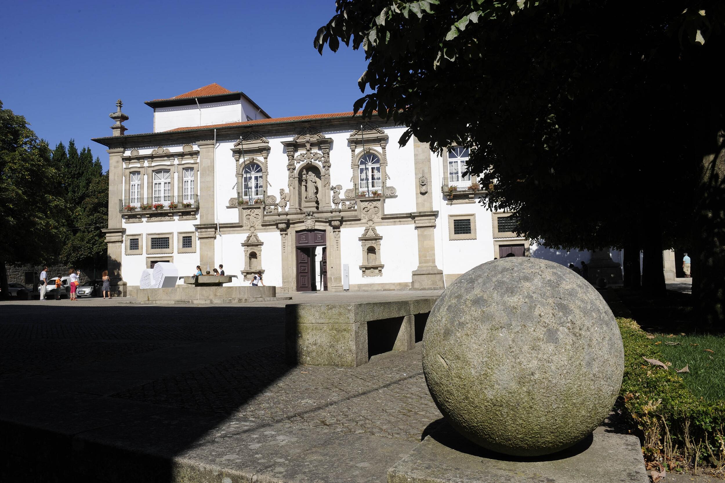 Câmara de Guimarães e BICMINHO assinam protocolo para atrair mais empreendedores ao concelho