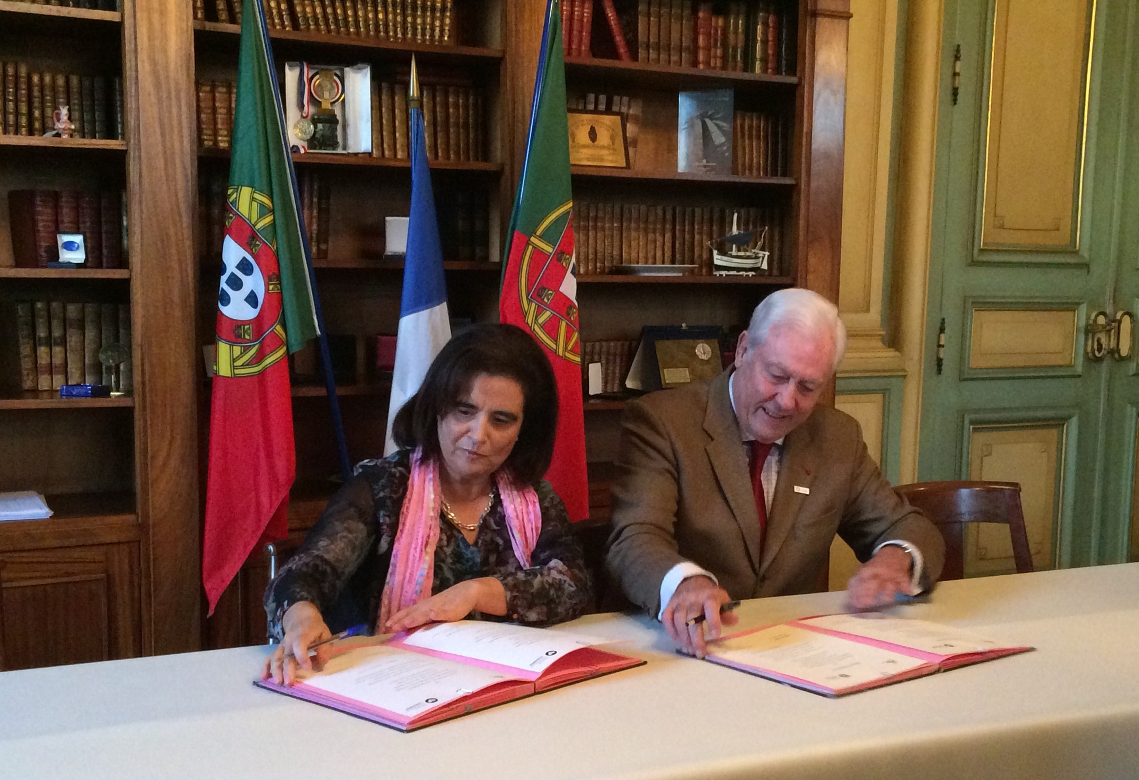 Guimarães e Montluçon assinam Carta de Compromisso em França antes da geminação oficial