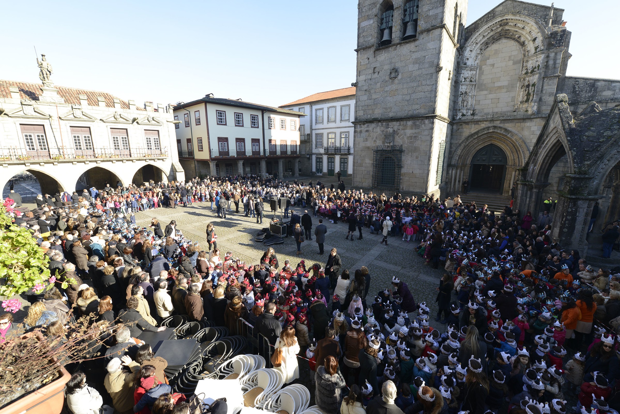 1.300 crianças cantam os Reis no Centro Histórico de Guimarães na sexta-feira, 15 de janeiro