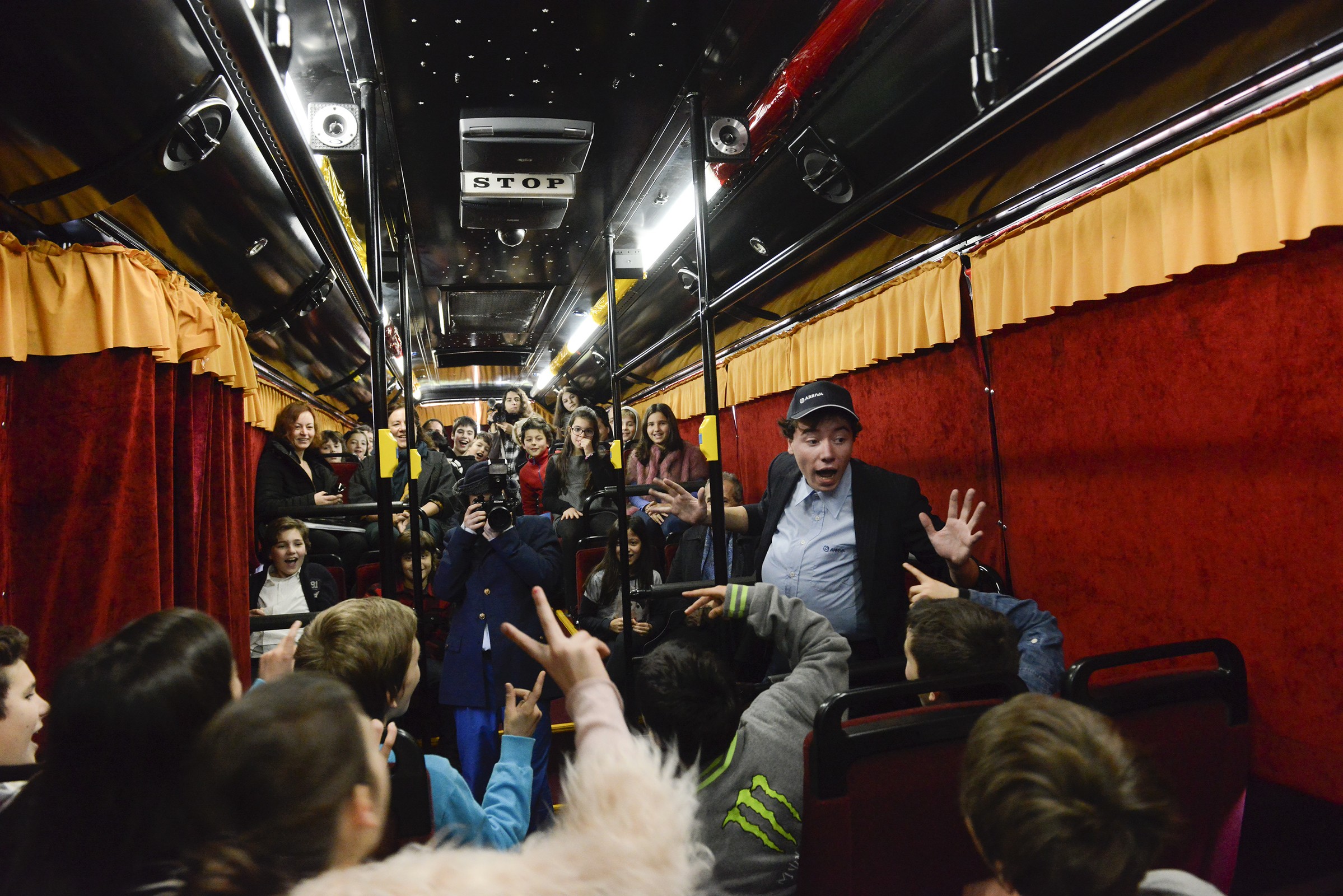 Peça de teatro com mensagem ambiental percorre de autocarro todas as escolas de Guimarães