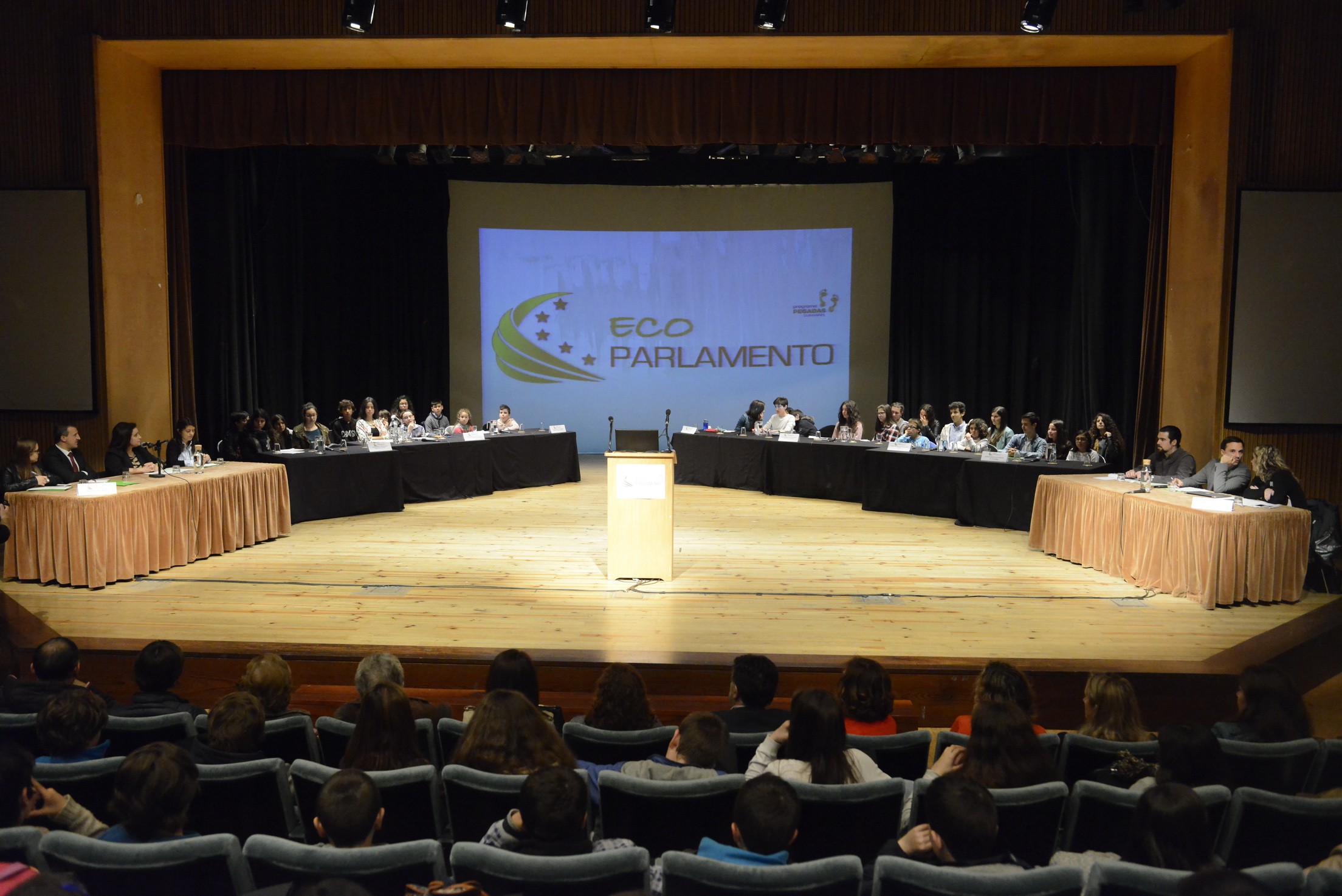 Agrupamento de Escolas das Taipas venceu 1ª edição do Eco-Parlamento em Guimarães