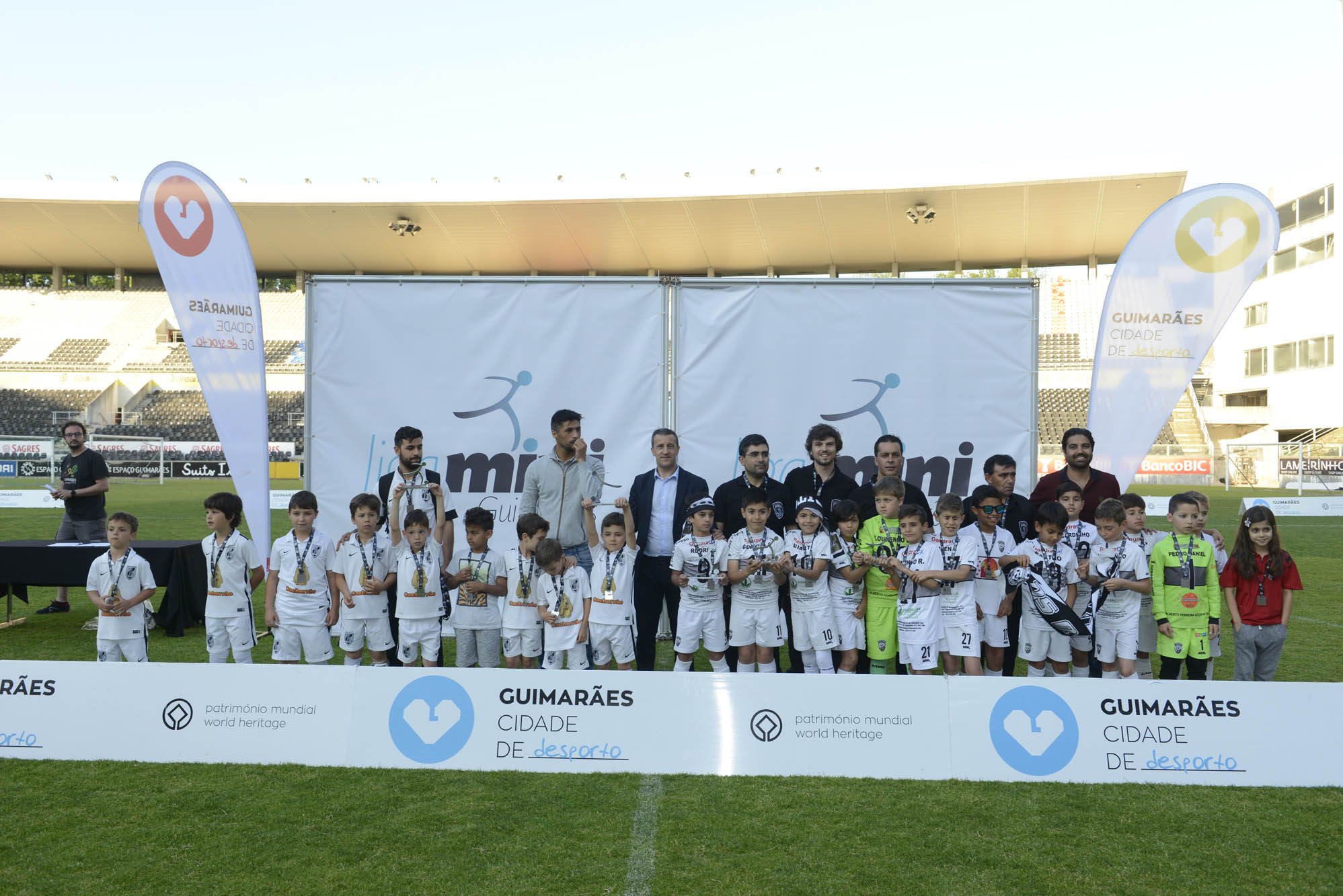 Vitória e Brito Sport Clube vencem a edição de 2016 da Liga Mini de Futebol 