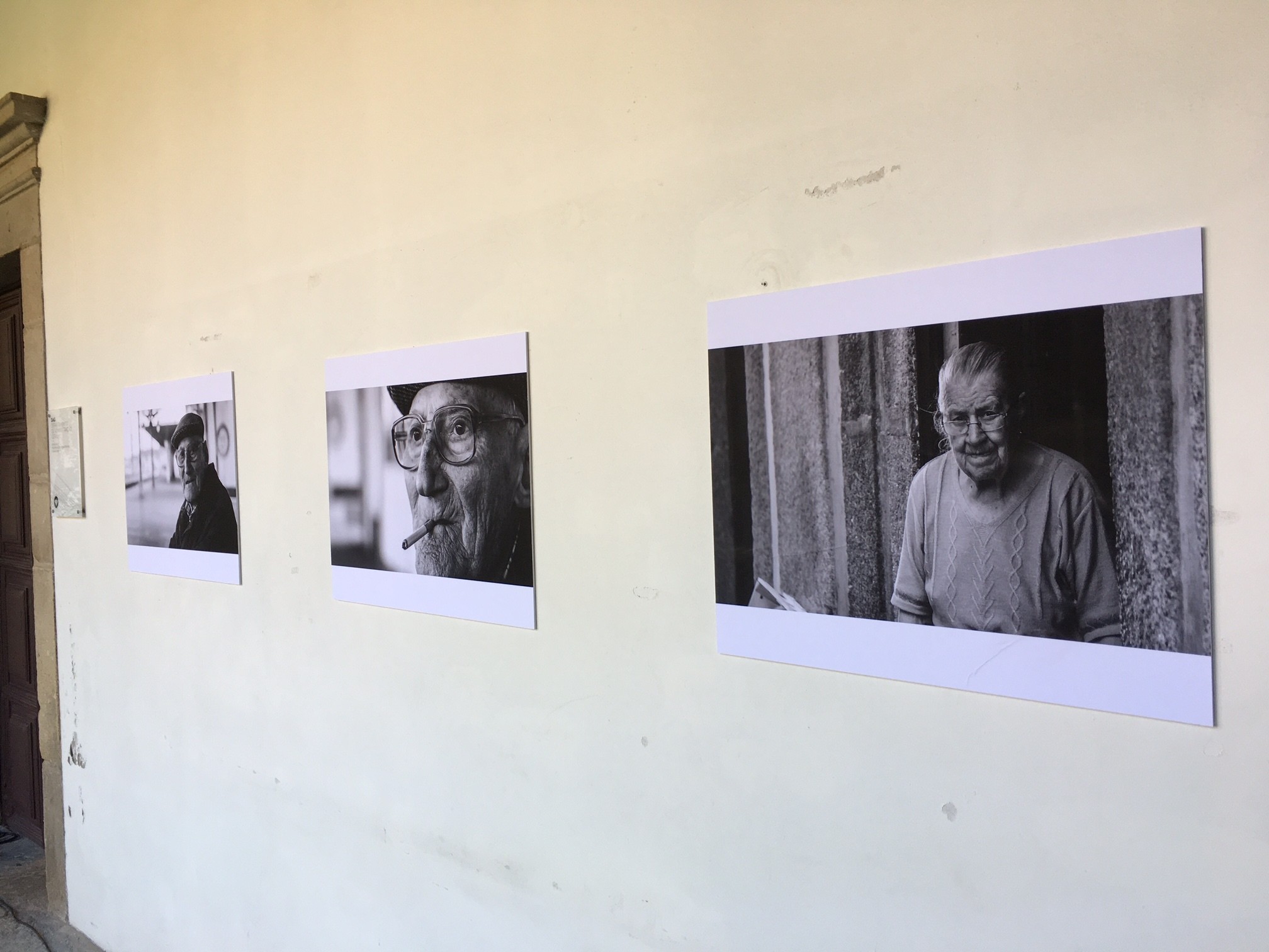 Exposição na Câmara de Guimarães com rostos de cidadãos conta histórias de vida
