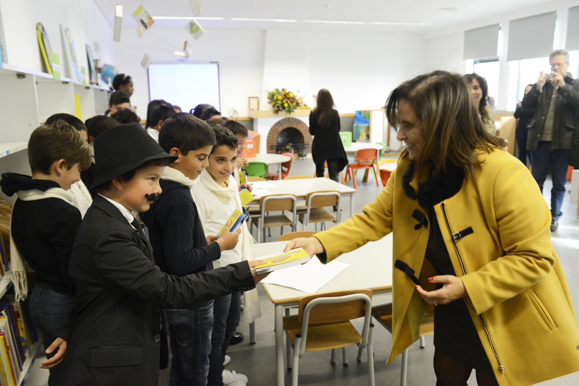 Câmara de Guimarães inaugura em S. Torcato biblioteca escolar com livros eletrónicos