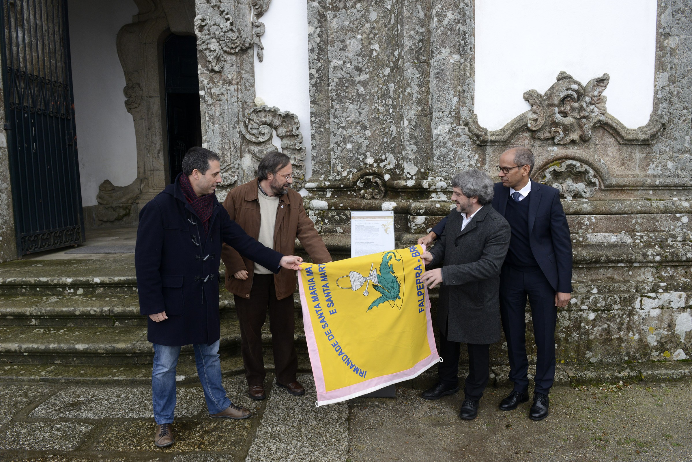 Placa assinala classificação de Santa Maria Madalena da Falperra como Monumento Nacional