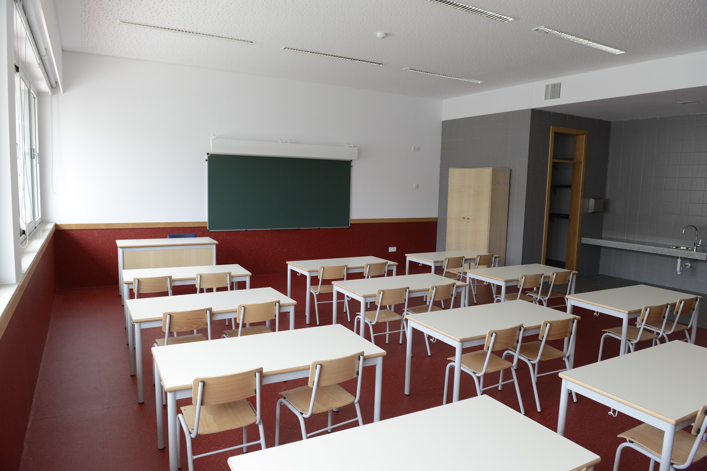 Concurso para recrutar técnicos de AEC para o ano letivo 2017/18 termina esta 3ª feira