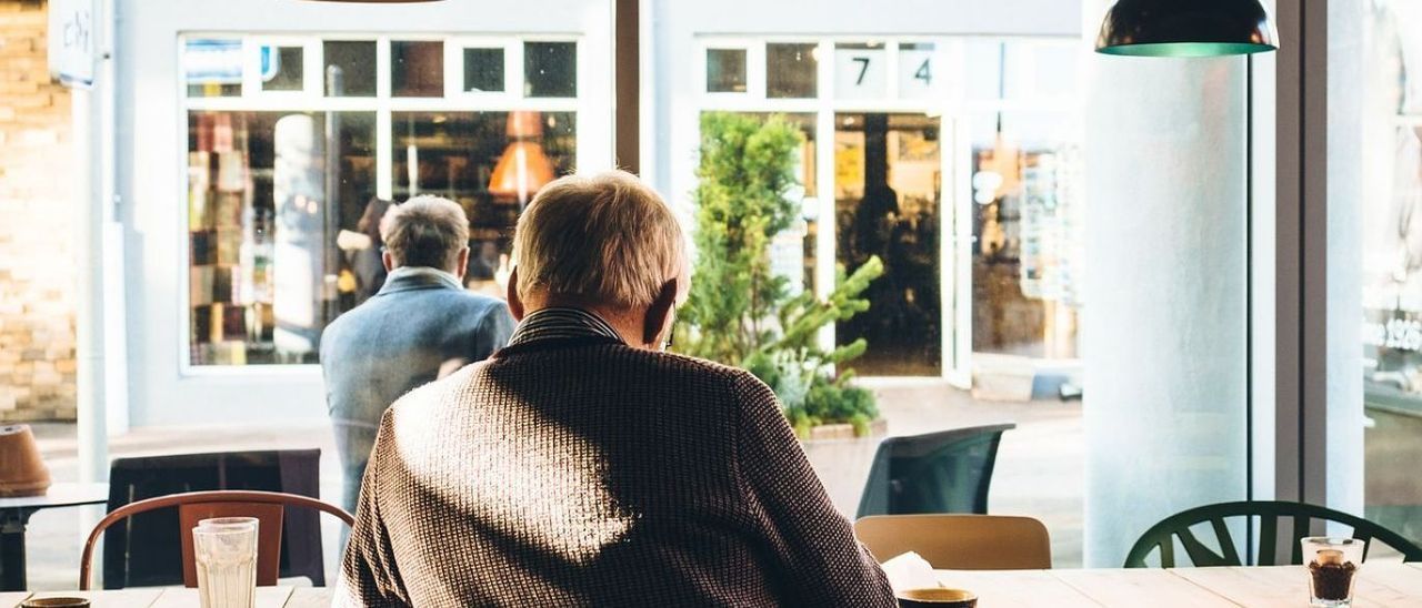 Sessão prática da estimulação cognitiva na 22ª sessão do Café Memória de Guimarães