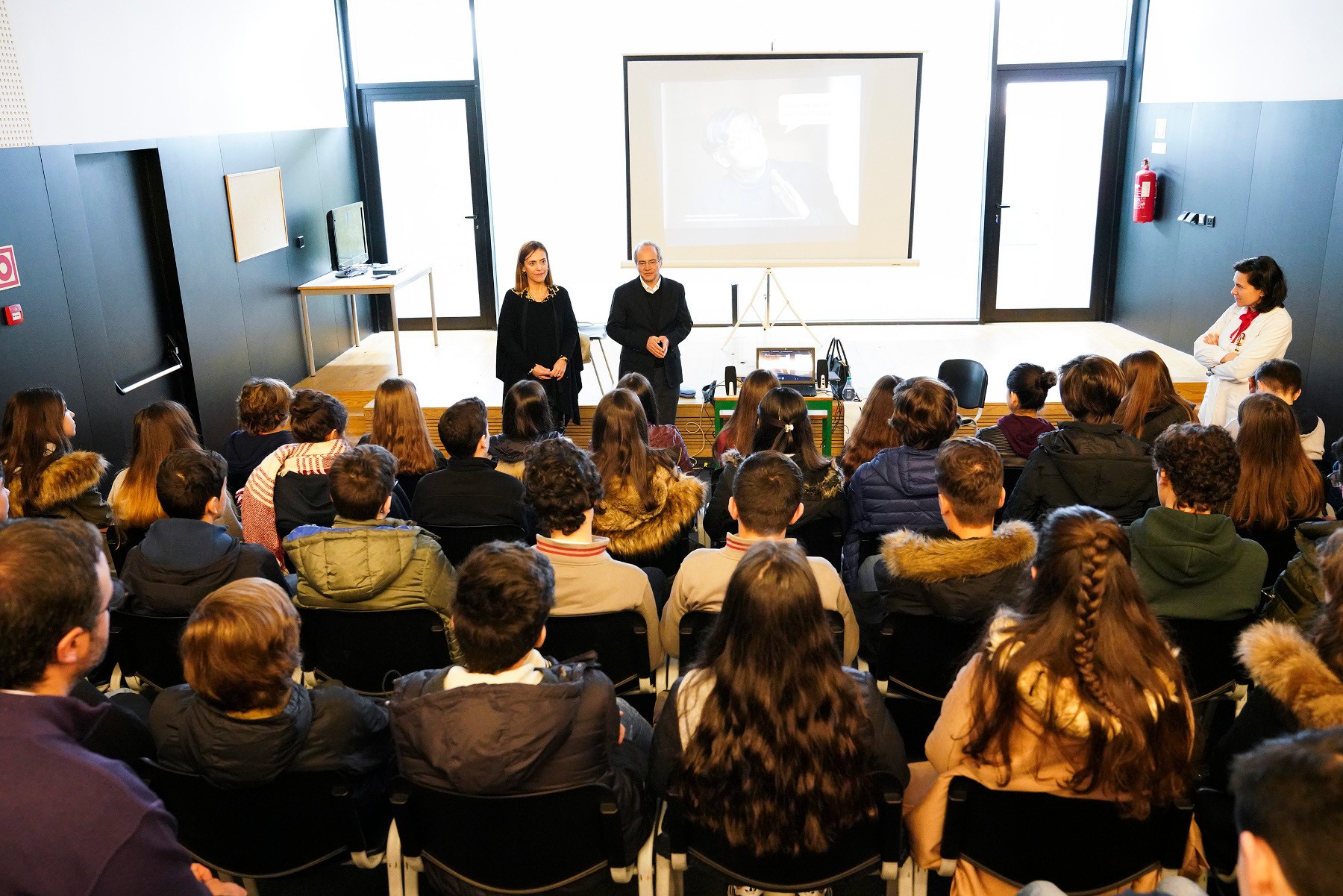 Candidatura de Guimarães a Capital Verde Europeia 2020 apresentada aos delegados de turma do 2º e...