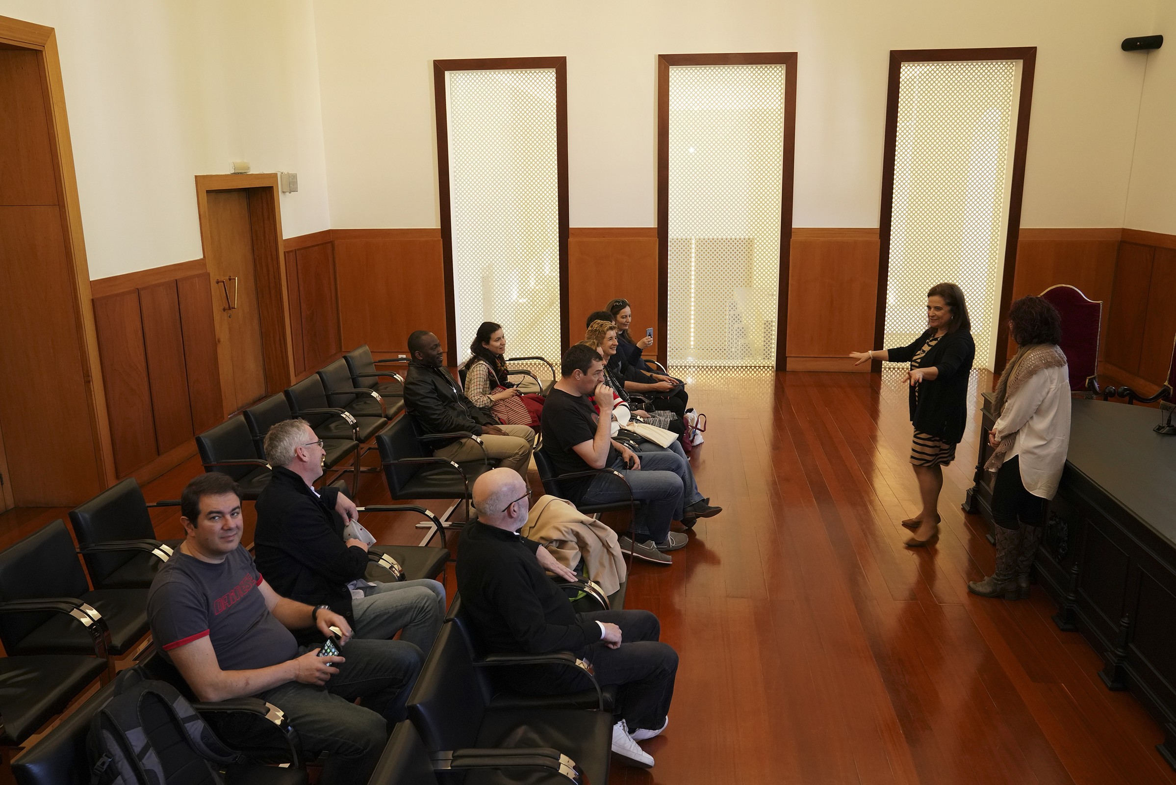Alunos da Universidade de Sorbonne recebidos na Câmara de Guimarães