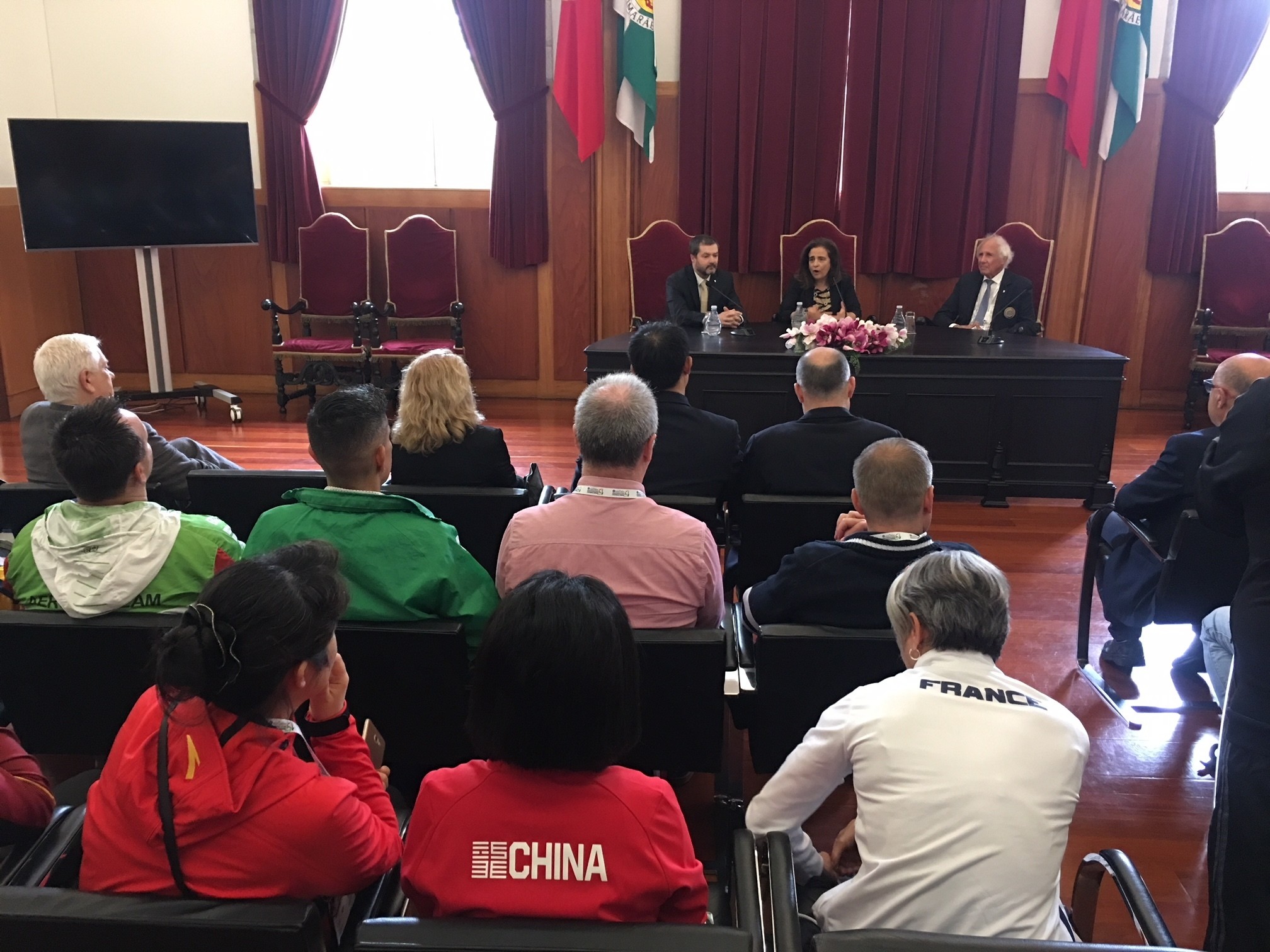 Delegações do Campeonato do Mundo de Ginástica Aeróbica recebidas na Câmara