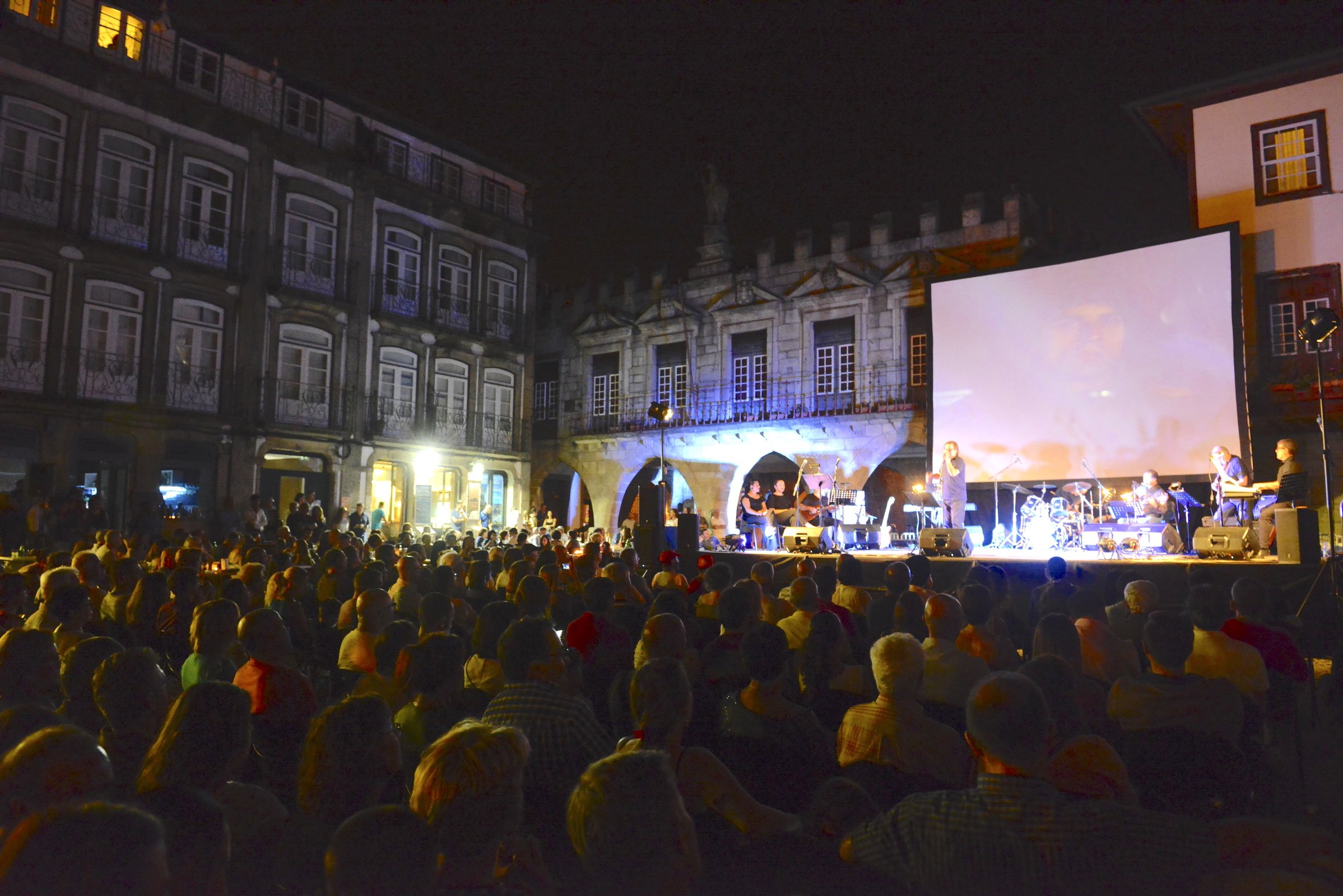 Terceira edição de “As Canções e os Filmes” no Largo da Oliveira, na próxima sexta-feira