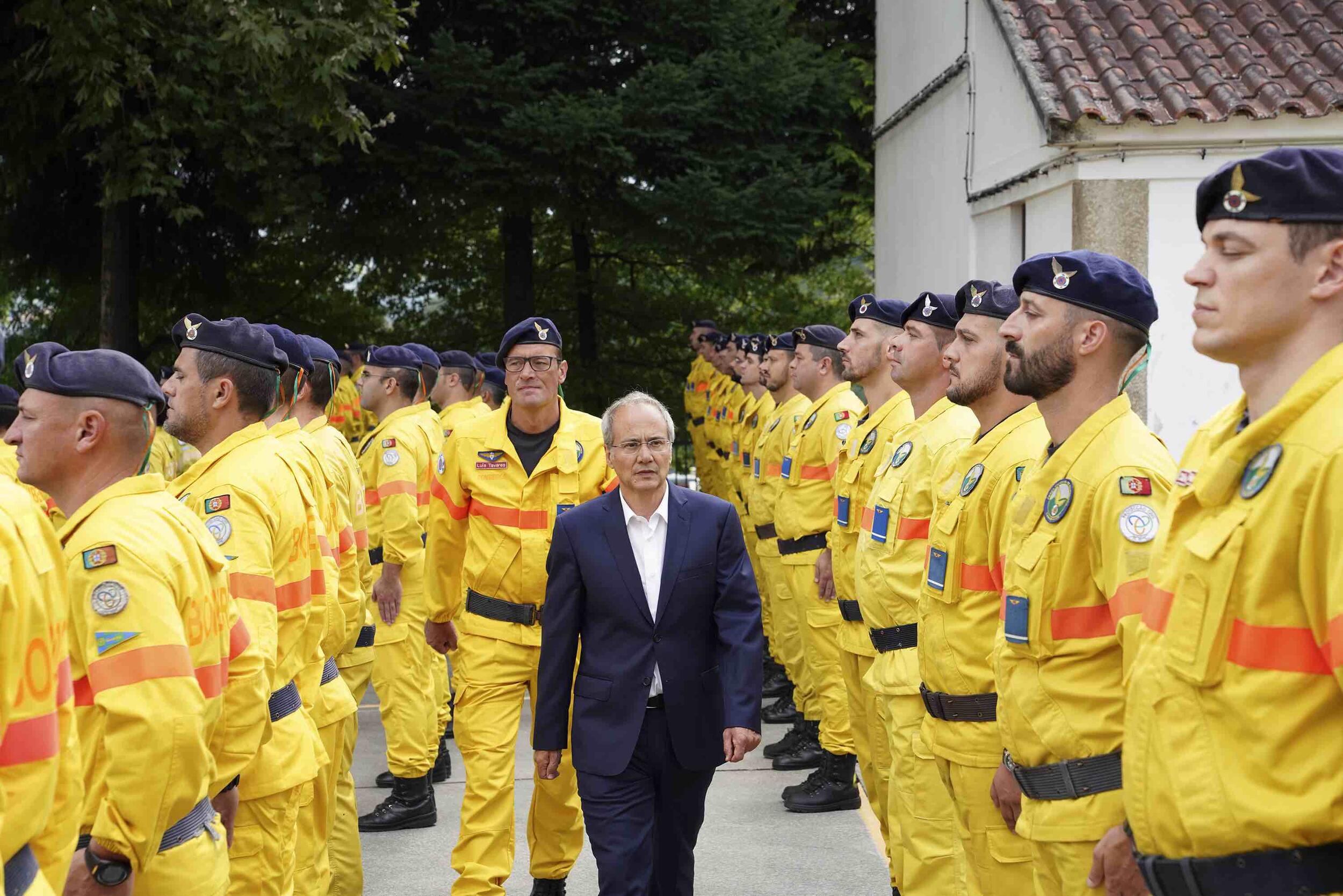 Guimarães acolhe Força Especial de Bombeiros na antiga escola de Candoso Santiago