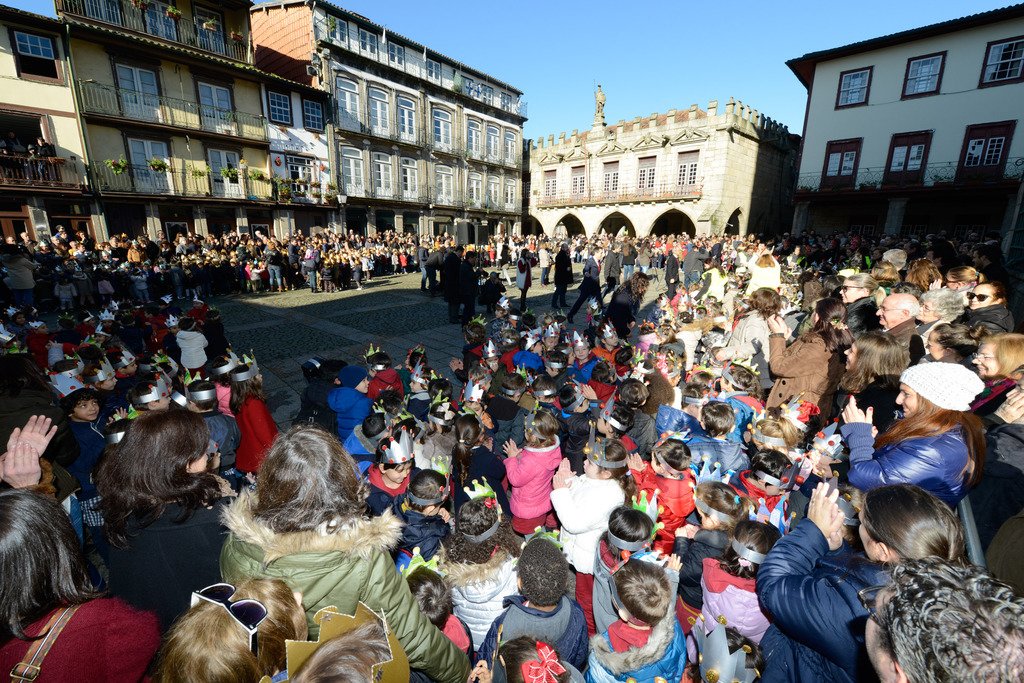 Reisadas da infância no Largo da Oliveira e Encontro de Reis no Multiusos, no dia 8 de janeiro